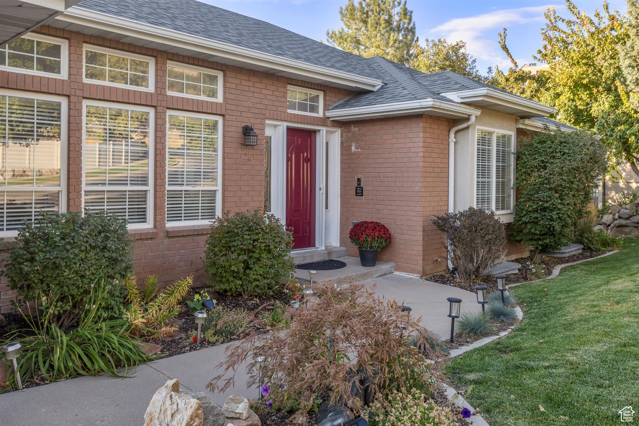 Bountiful, Utah, 84010, United States, 5 Bedrooms Bedrooms, ,4 BathroomsBathrooms,Residential,For Sale,1926219