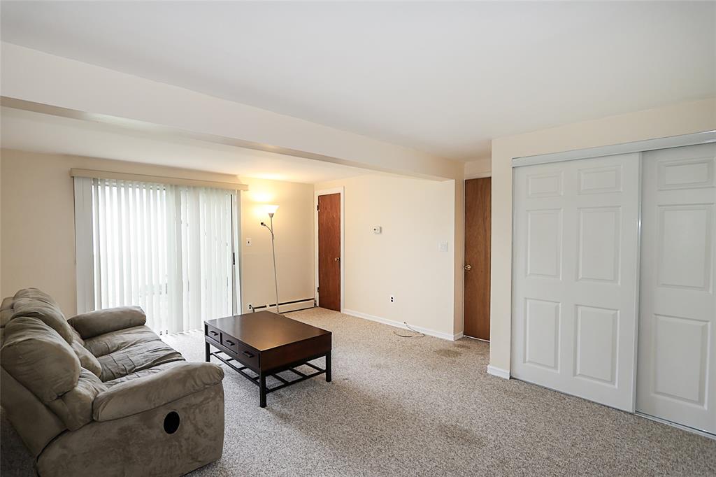 Holbrook, New York, 11741, United States, 4 Bedrooms Bedrooms, ,2 BathroomsBathrooms,Residential,For Sale,1973717