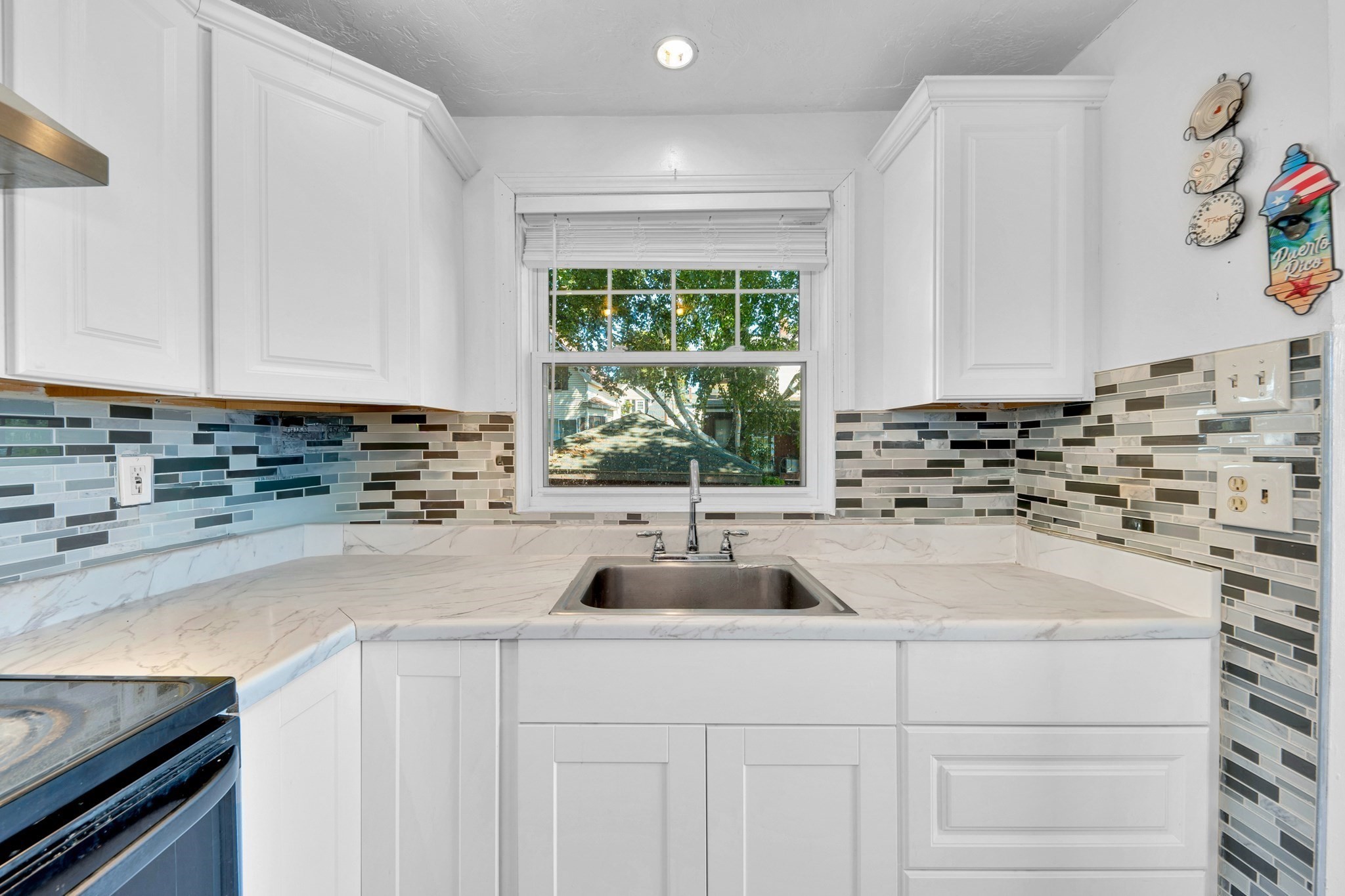 Lynn, Massachusetts, 01905, United States, 4 Bedrooms Bedrooms, ,3 BathroomsBathrooms,Residential,For Sale,1979746