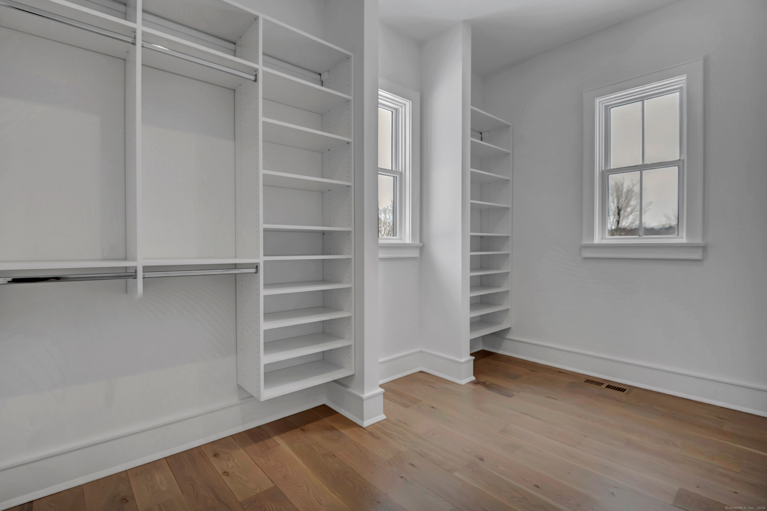 Orange, Connecticut, 06477, United States, 4 Bedrooms Bedrooms, ,5 BathroomsBathrooms,Residential,For Sale,1902233