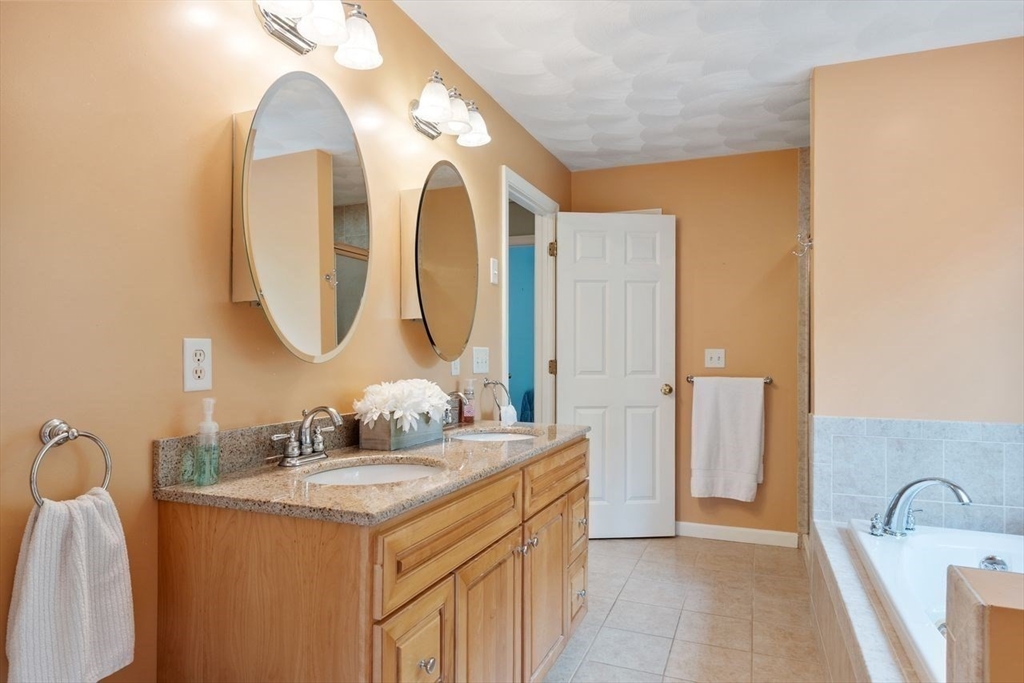 Peabody, Massachusetts, 01960, United States, 5 Bedrooms Bedrooms, ,4 BathroomsBathrooms,Residential,For Sale,1913730