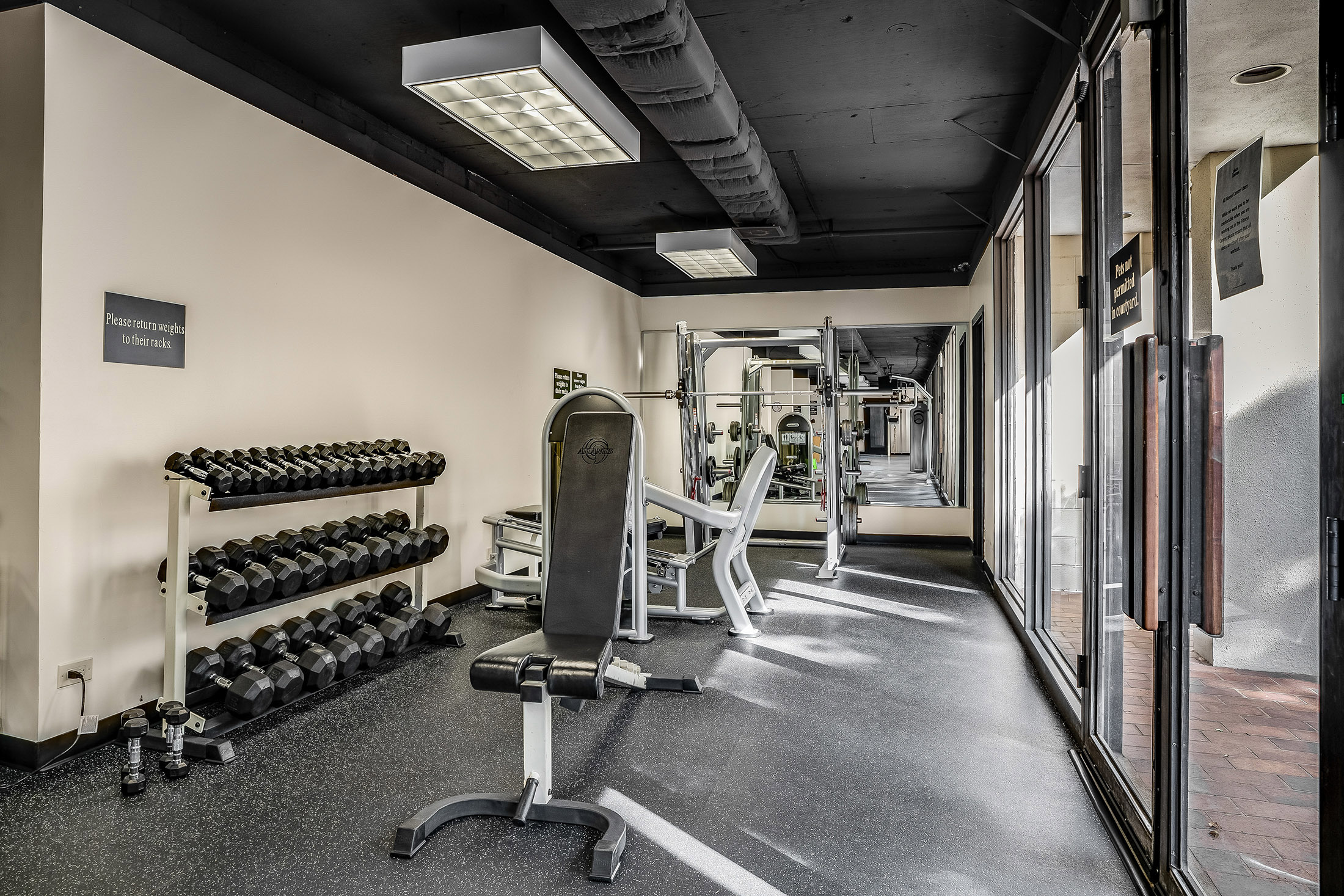  Easy Living at Plaza Towers - 物件實景