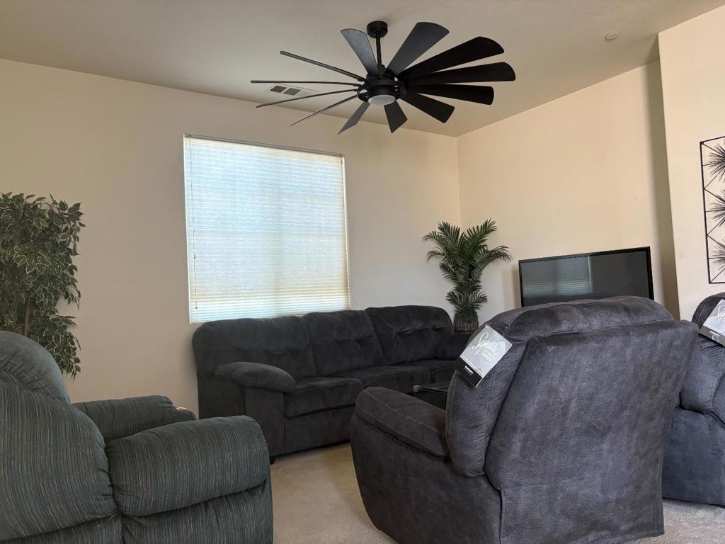 Gilroy, California, 95020, United States, 3 Bedrooms Bedrooms, ,3 BathroomsBathrooms,Residential,For Sale,1825203
