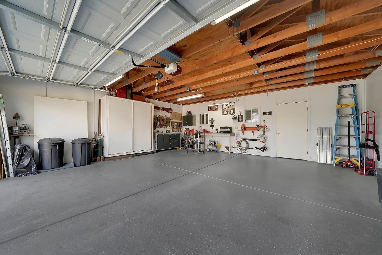 Valley Springs, California, 95252, United States, 5 Bedrooms Bedrooms, ,4 BathroomsBathrooms,Residential,For Sale,1724750