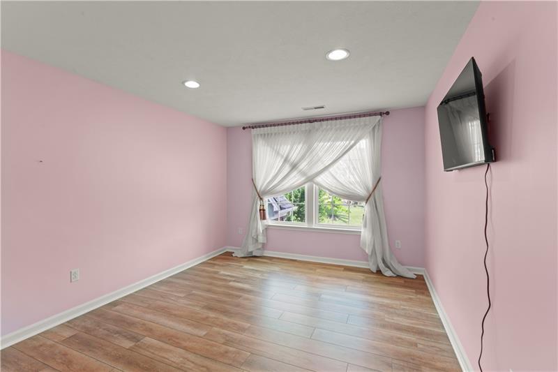 Canonsburg, Pennsylvania, 15317, United States, 5 Bedrooms Bedrooms, ,4 BathroomsBathrooms,Residential,For Sale,1914664