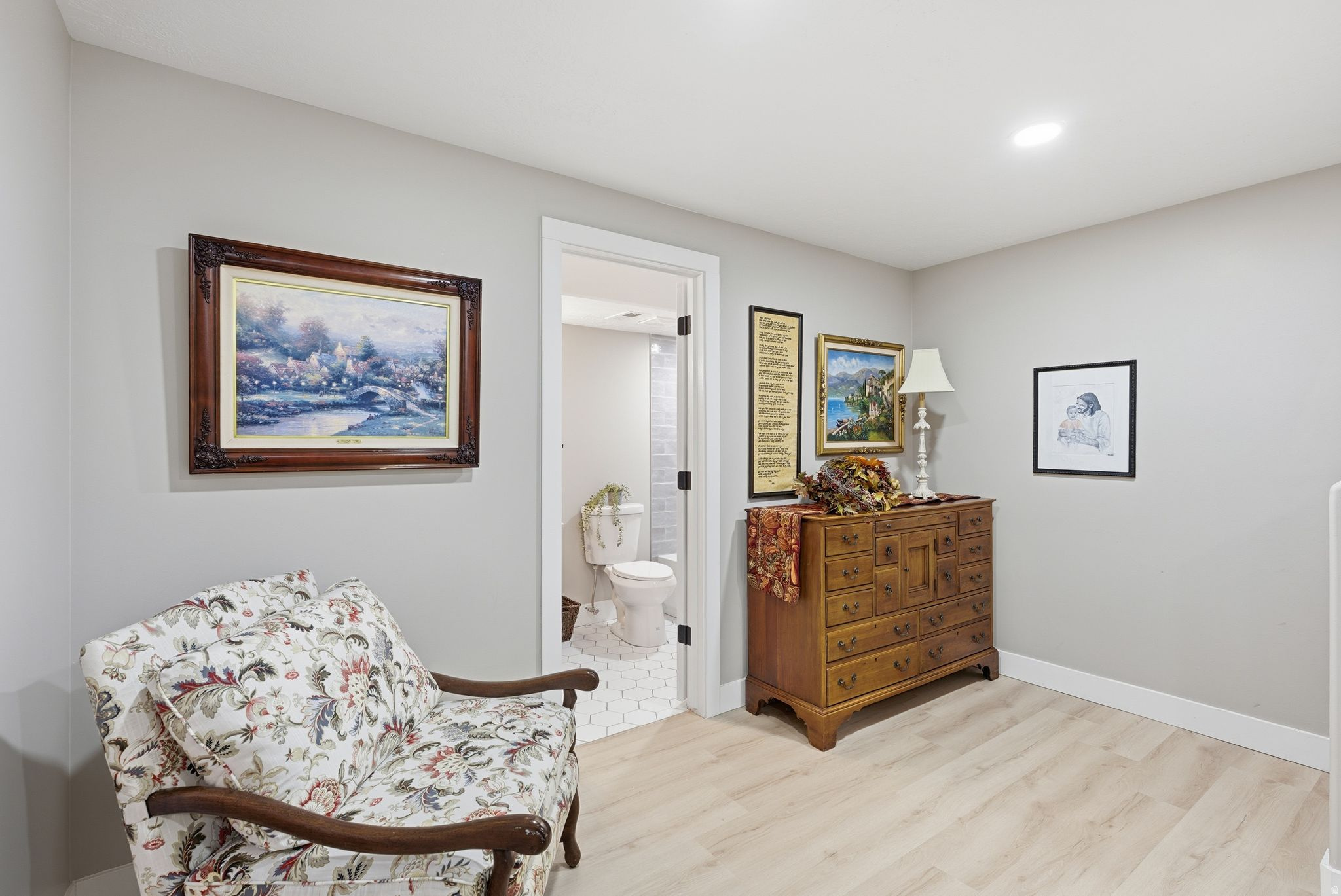 Draper, Utah, 84020, United States, 5 Bedrooms Bedrooms, ,4 BathroomsBathrooms,Residential,For Sale,2000727