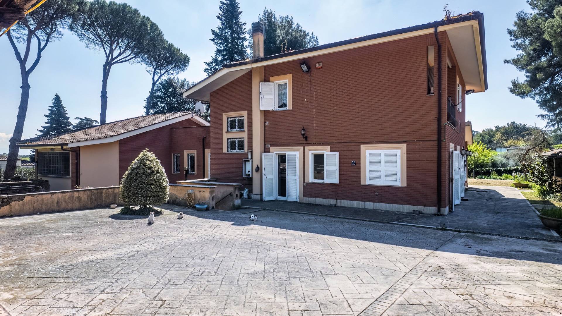 Roma, Roma, 00100, IT, 4 Bedrooms Bedrooms, ,4 BathroomsBathrooms,Residential,For Sale,1932410