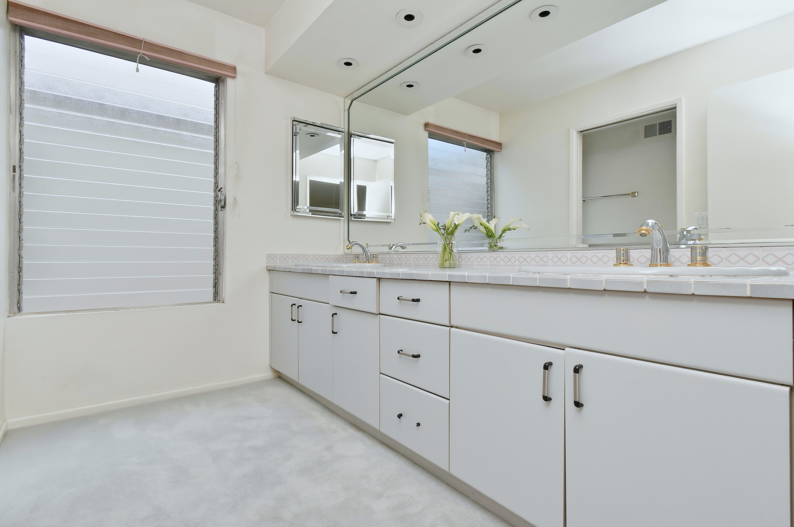  11738 Moorpark Street Unit E - 物件實景