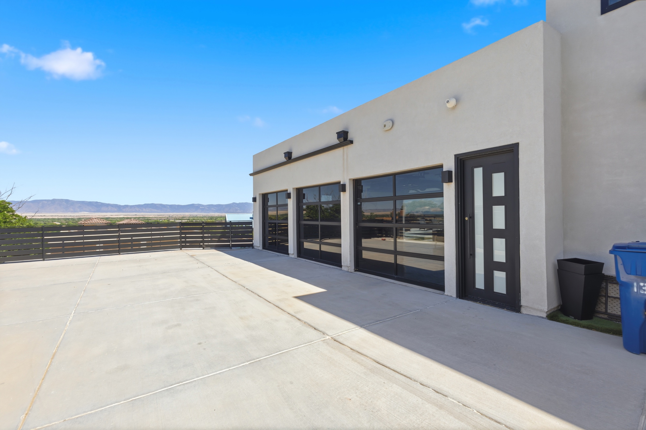 Los Lunas, New Mexico, 87031, United States, 3 Bedrooms Bedrooms, ,2 BathroomsBathrooms,Residential,For Sale,2048008
