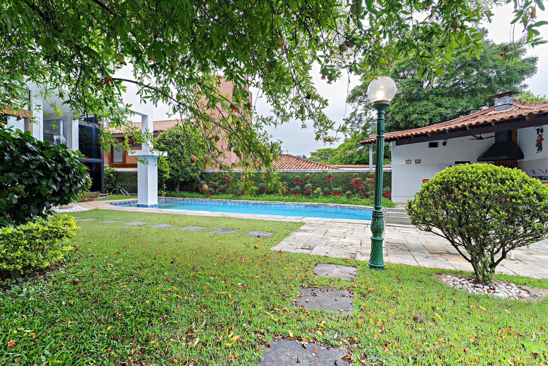  Neoclassical house in gated community with pool and elevator - 物件實景