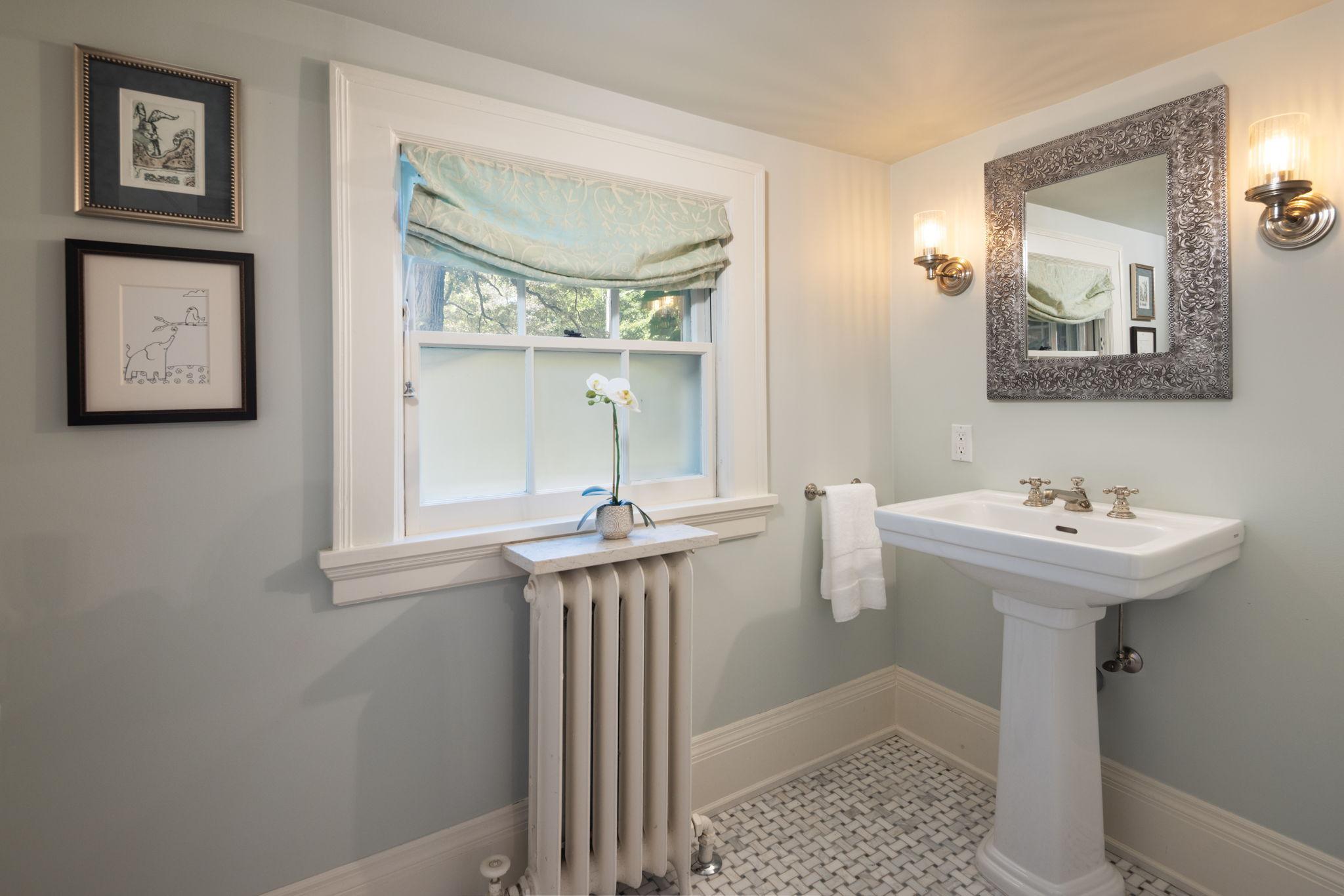 Minneapolis, Minnesota, 55405, United States, 5 Bedrooms Bedrooms, ,3 BathroomsBathrooms,Residential,For Sale,2000918