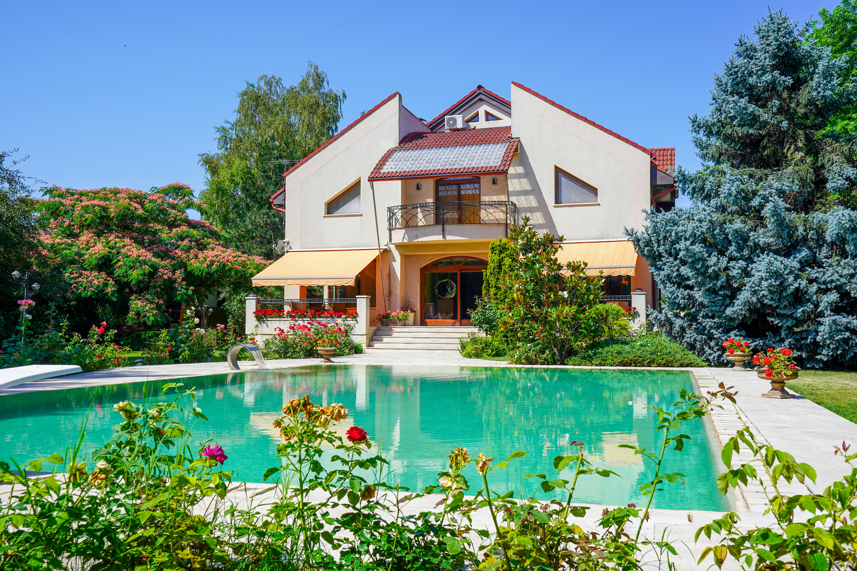  Secluded Villa with Expansive Garden & Pool in Corbeanca - 物件實景