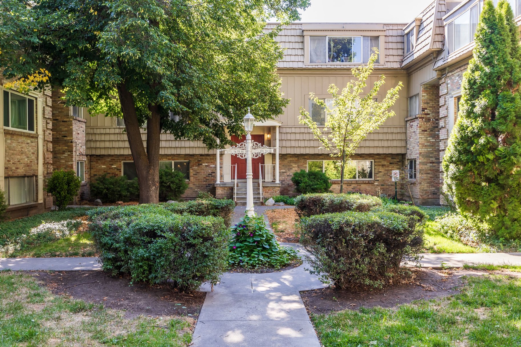  Light-Filled, Remodeled Living in the Heart of Holladay - 物件實景