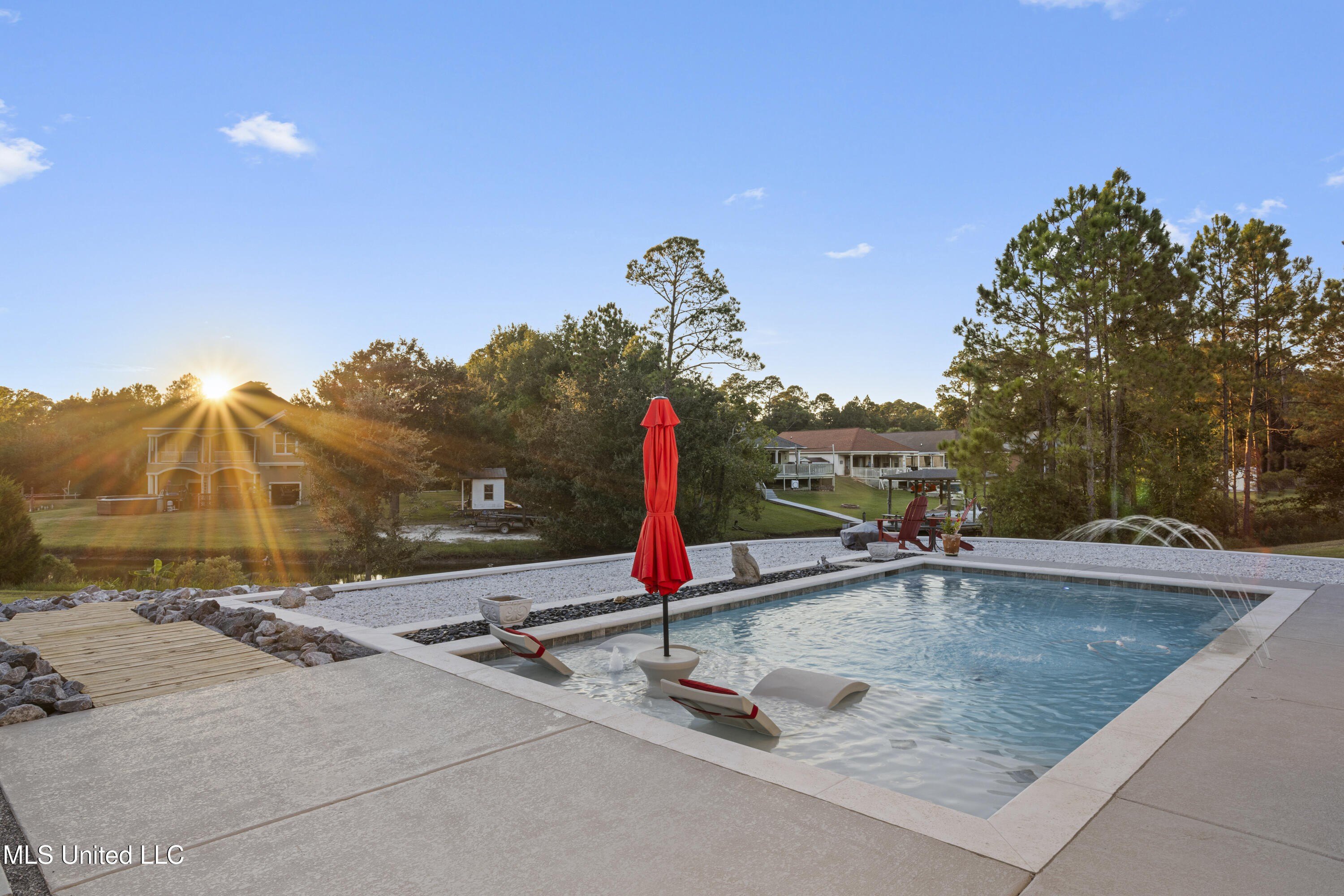 Biloxi, Mississippi, 39532, United States, 3 Bedrooms Bedrooms, ,2 BathroomsBathrooms,Residential,For Sale,1977192