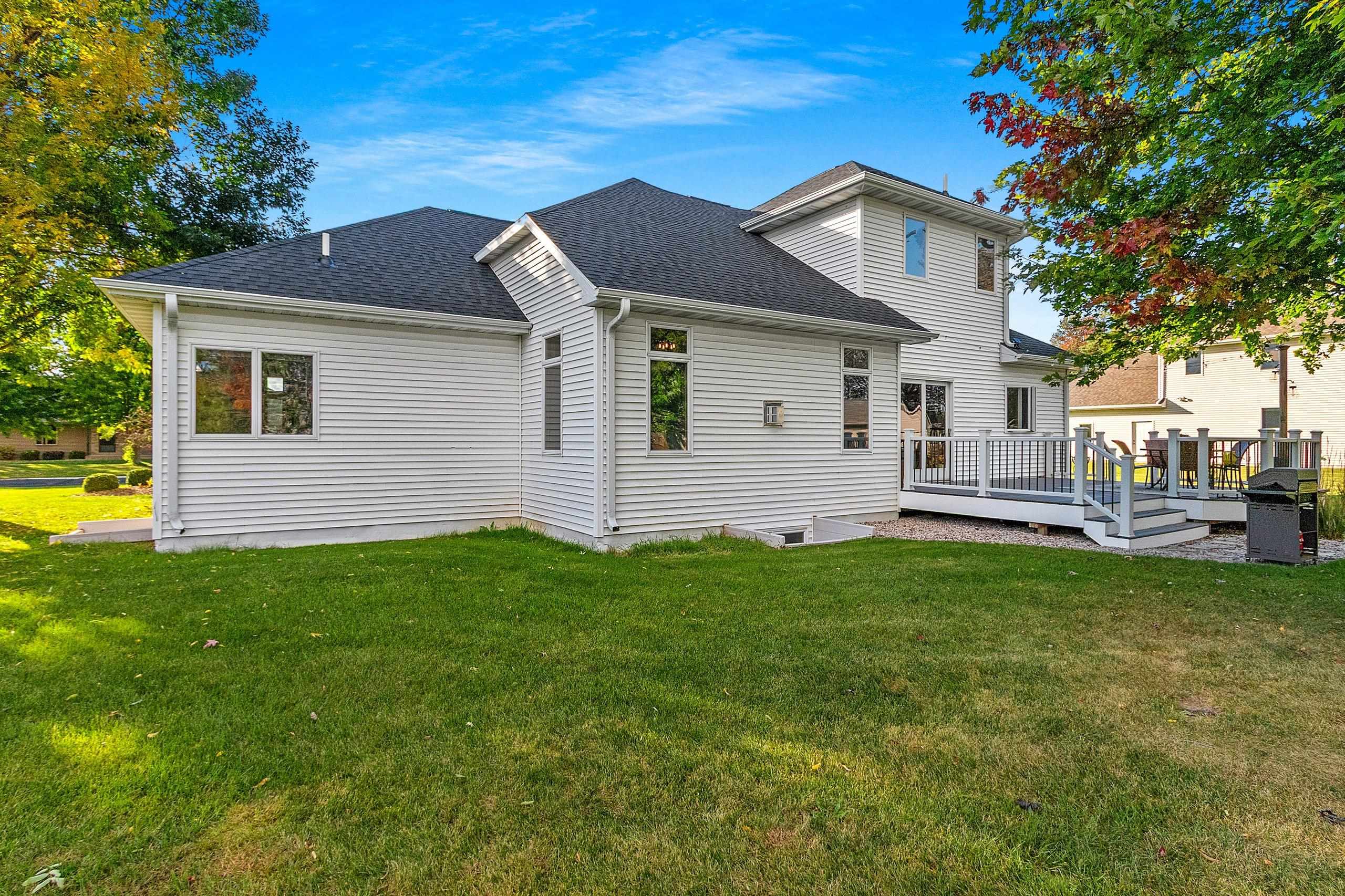 APPLETON, Wisconsin, 54913, United States, 4 Bedrooms Bedrooms, ,3 BathroomsBathrooms,Residential,For Sale,1960996