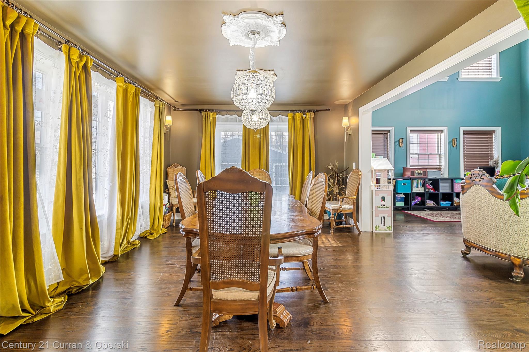 Dearborn, Michigan, 48124, United States, 4 Bedrooms Bedrooms, ,3 BathroomsBathrooms,Residential,For Sale,1921247