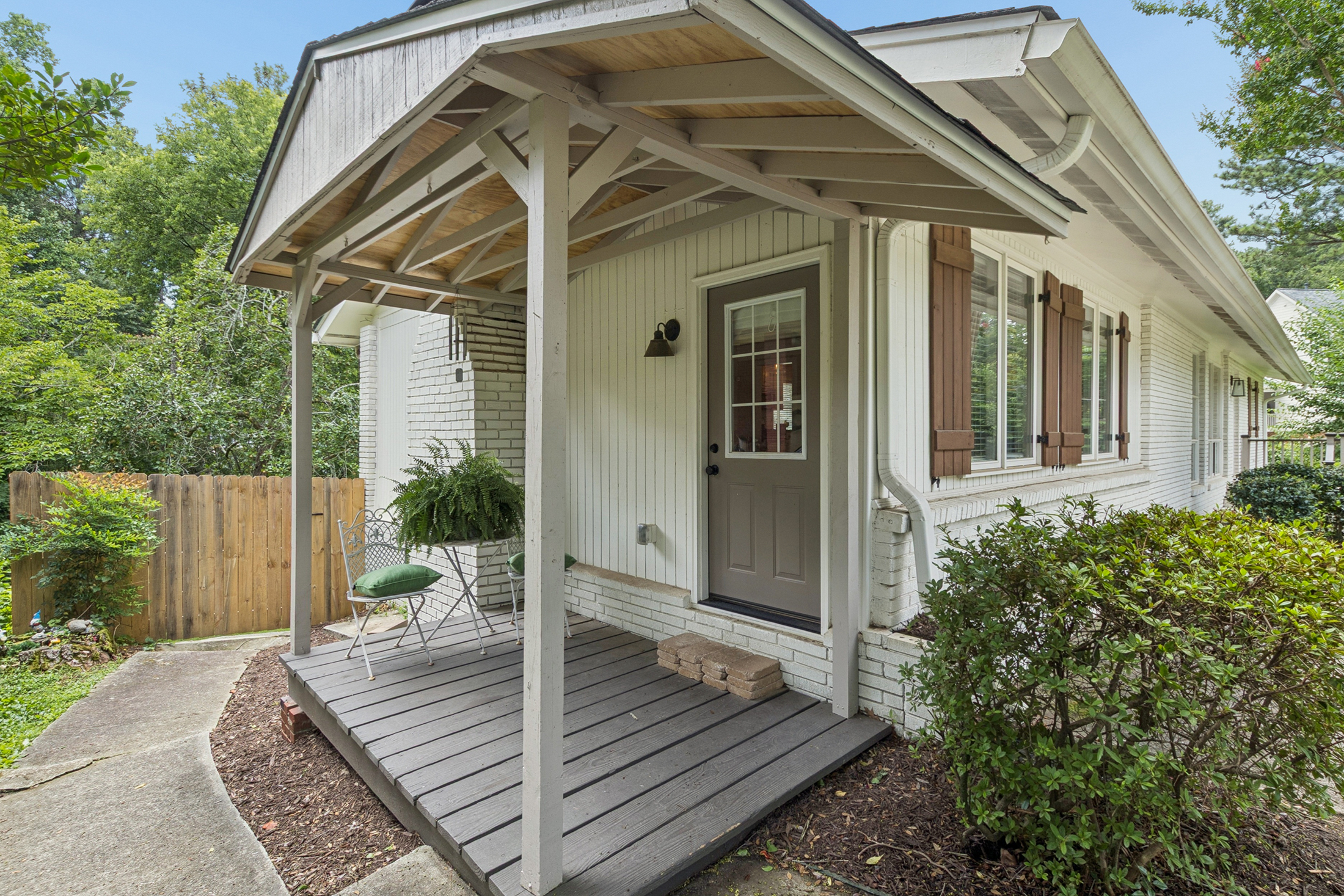  Updated Ranch in Coveted Forest Hills - 物件實景