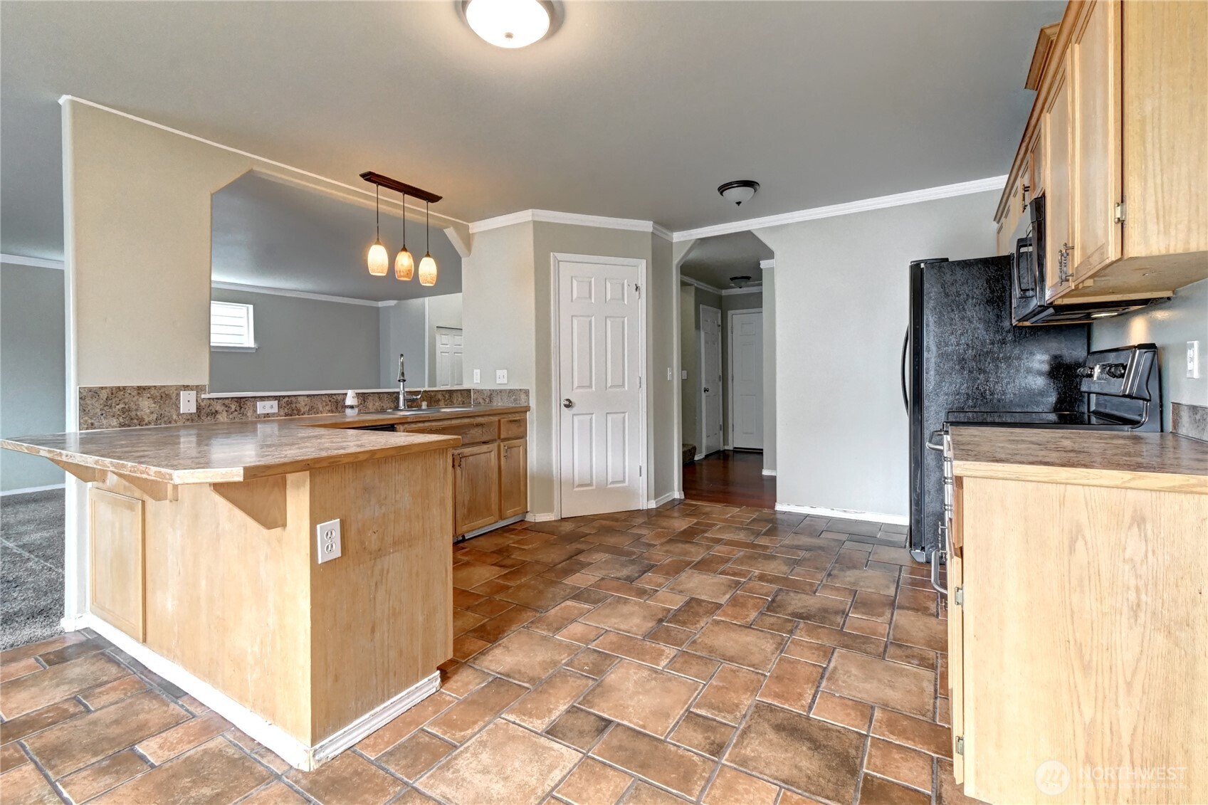 Covington, Washington, 98042, United States, 5 Bedrooms Bedrooms, ,3 BathroomsBathrooms,Residential,For Sale,2002094