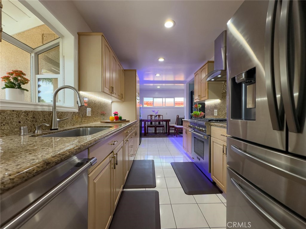 Huntington Beach, California, 92649, United States, 3 Bedrooms Bedrooms, ,2 BathroomsBathrooms,Residential,For Sale,2042860