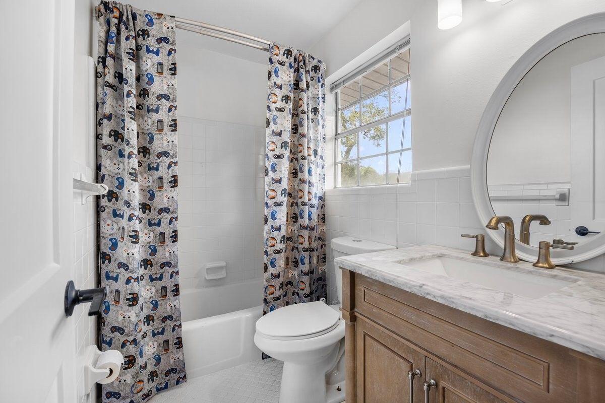 Fort Walton Beach, Florida, 32547, United States, 5 Bedrooms Bedrooms, ,3 BathroomsBathrooms,Residential,For Sale,1877418