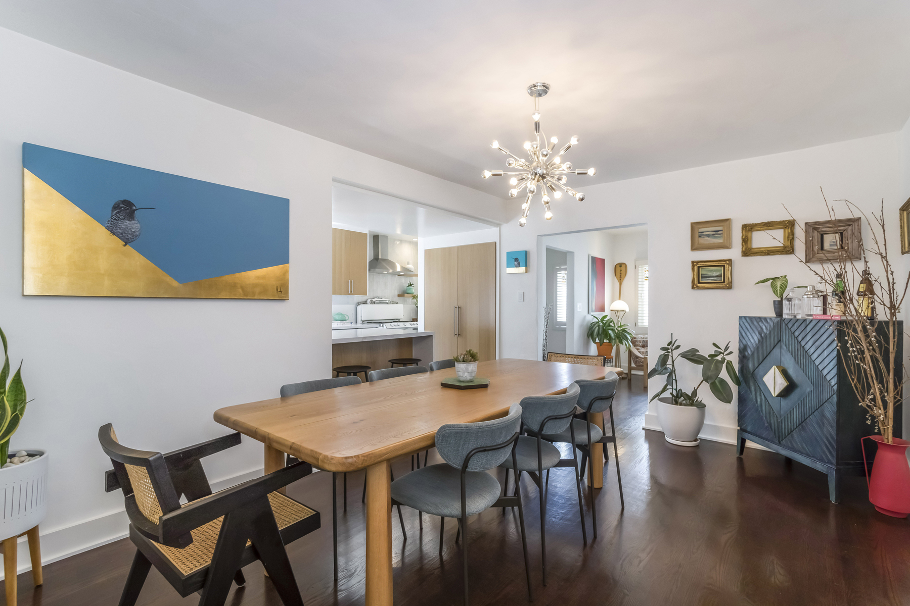  742 N June St - 物件實景