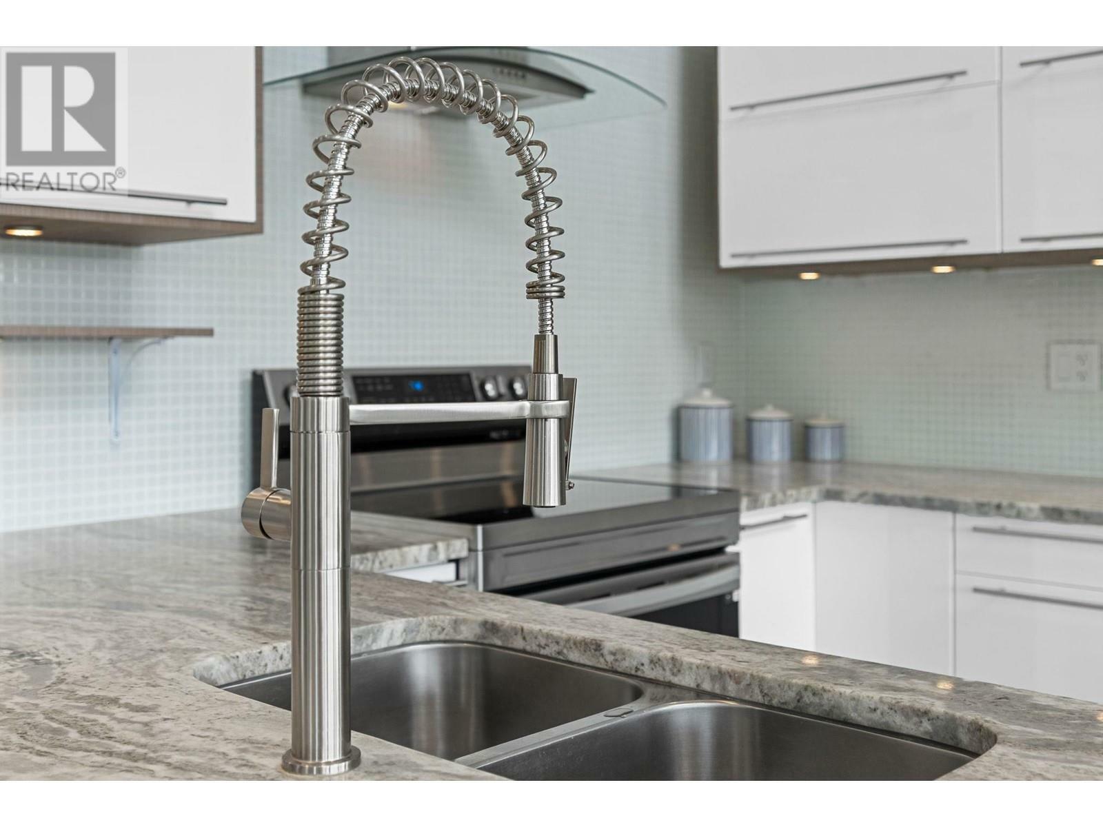 KELOWNA, British Columbia, V1Z 3R8, CA, 3 Bedrooms Bedrooms, ,2 BathroomsBathrooms,Residential,For Sale,1836675