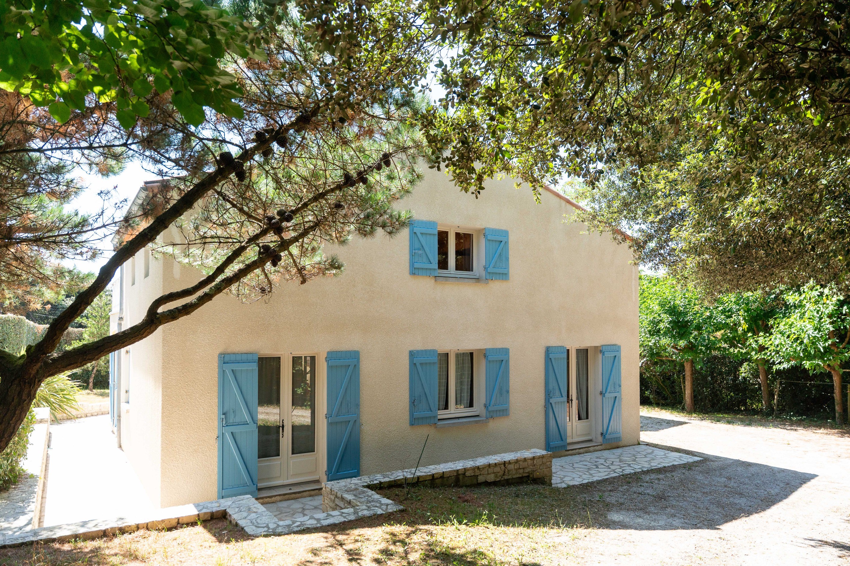  SEAFRONT VILLA FACING PLATIN BEACH IN SAINT PALAIS SUR MER - 物件實景