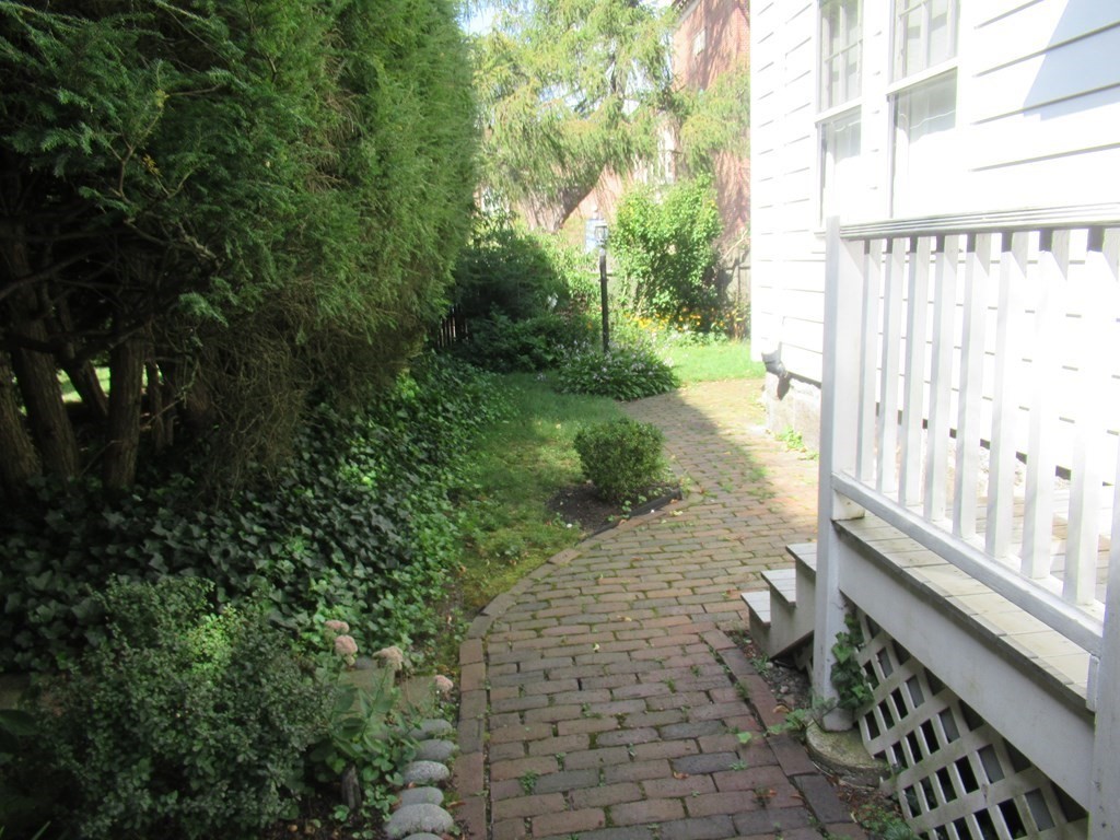 Salem, Massachusetts, 01970, United States, 4 Bedrooms Bedrooms, ,2 BathroomsBathrooms,Residential,For Sale,1846004