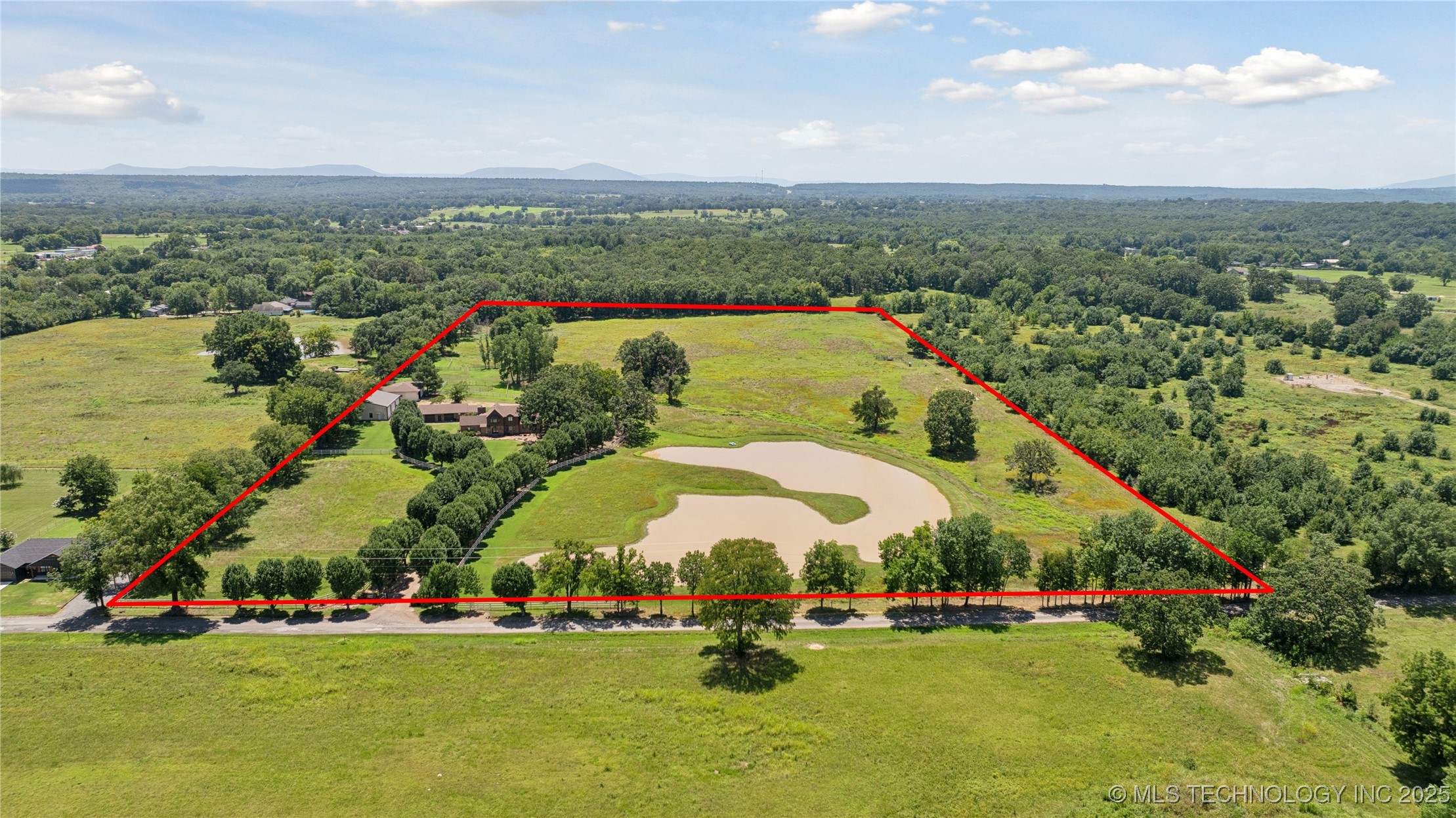 Pocola, Oklahoma, 74902, United States, 3 Bedrooms Bedrooms, ,3 BathroomsBathrooms,Residential,For Sale,1903793