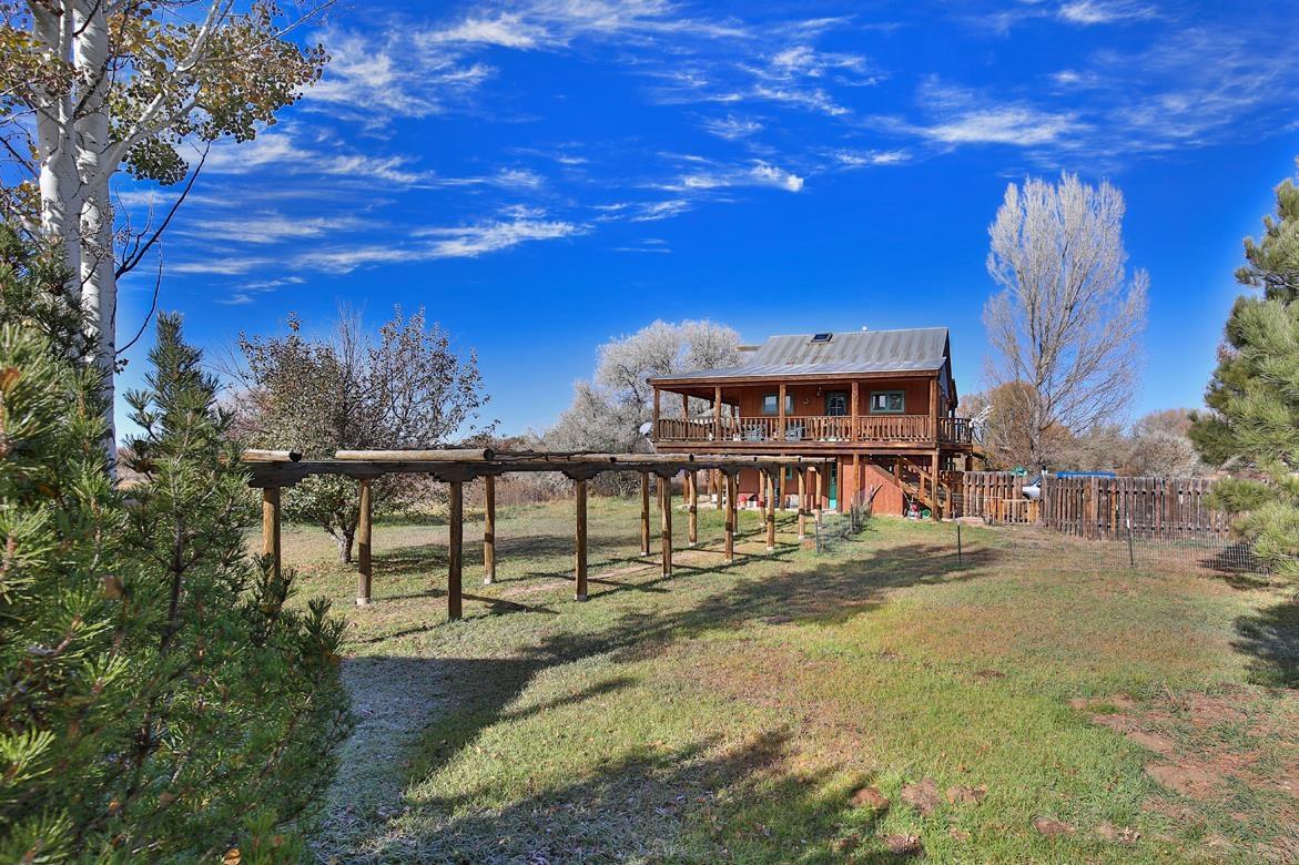 Taos, New Mexico, 87571, United States, 5 Bedrooms Bedrooms, ,5 BathroomsBathrooms,Residential,For Sale,1850359