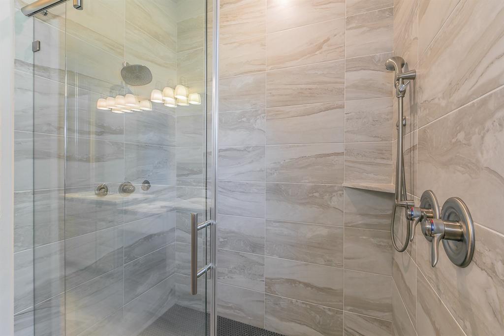 Grapevine, Texas, 76051, United States, 3 Bedrooms Bedrooms, ,4 BathroomsBathrooms,Residential,For Sale,1905682