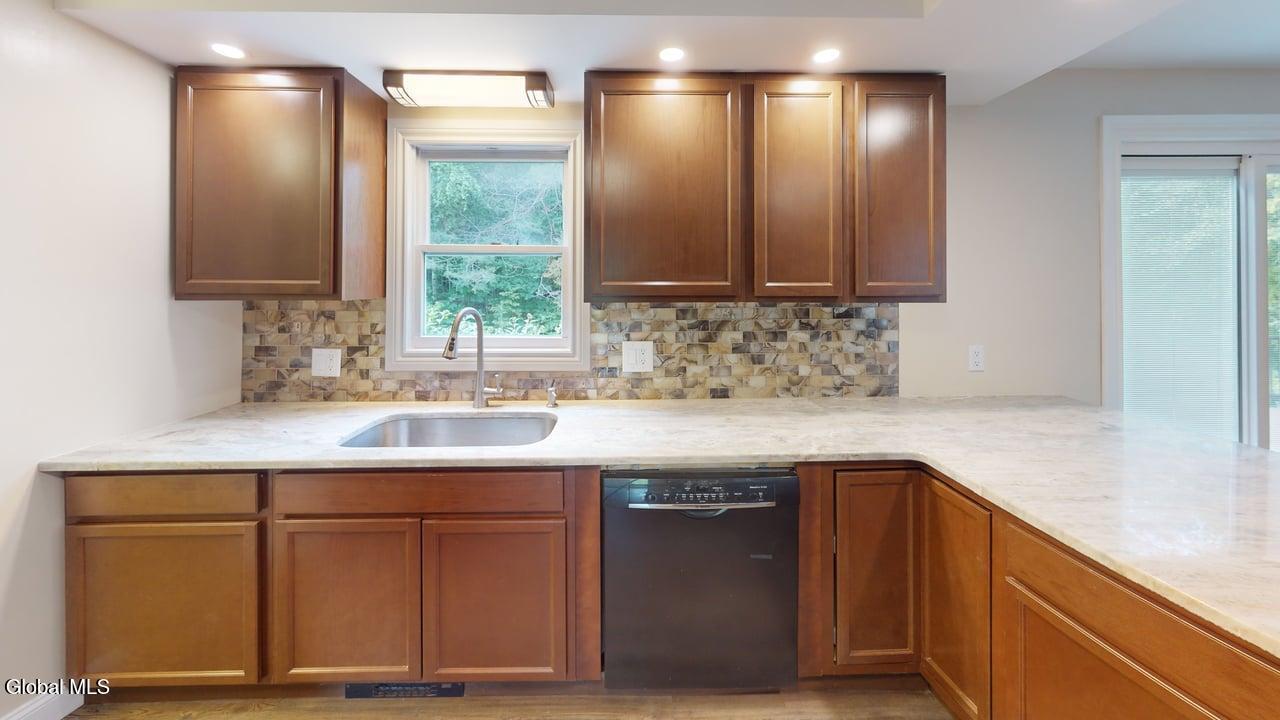 Summit, New York, 12175, United States, 3 Bedrooms Bedrooms, ,4 BathroomsBathrooms,Residential,For Sale,1942619