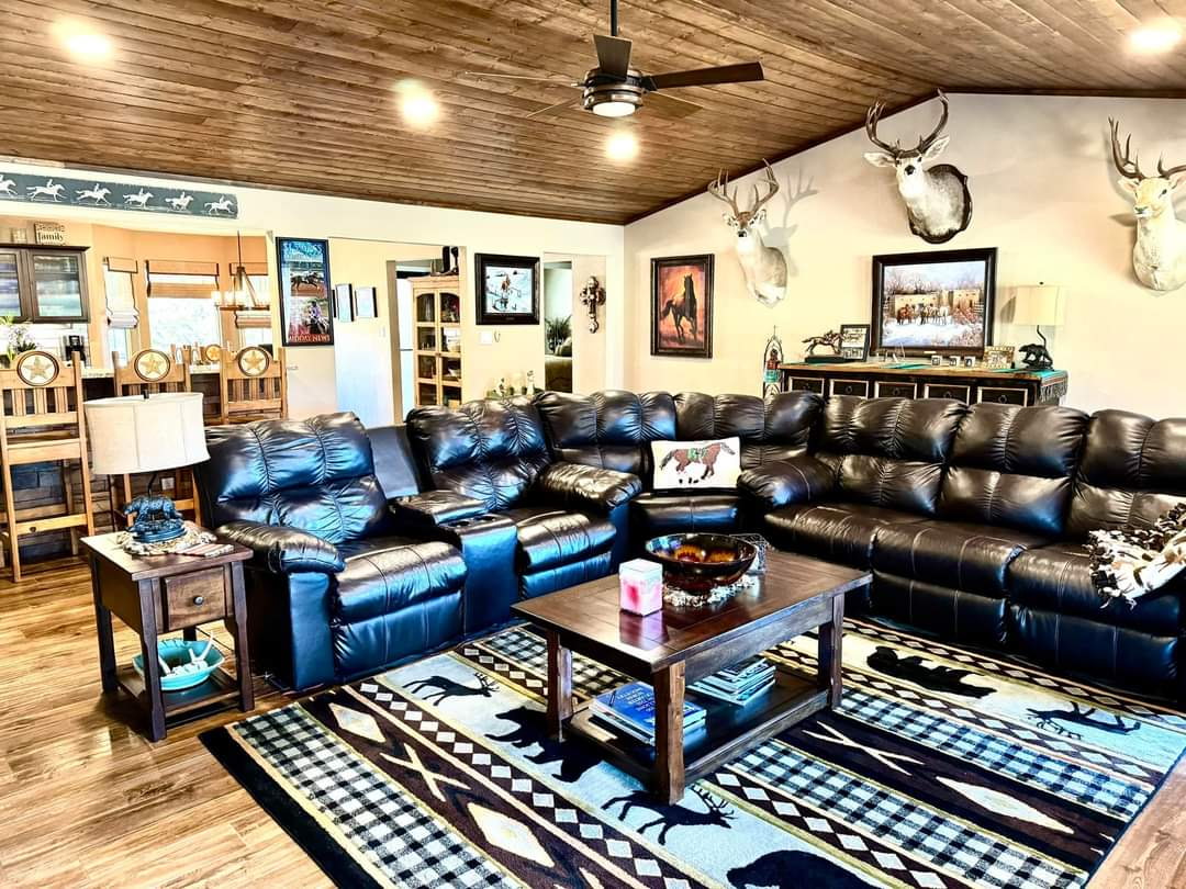 Ruidoso, New Mexico, 88345, United States, 3 Bedrooms Bedrooms, ,2 BathroomsBathrooms,Residential,For Sale,1998115