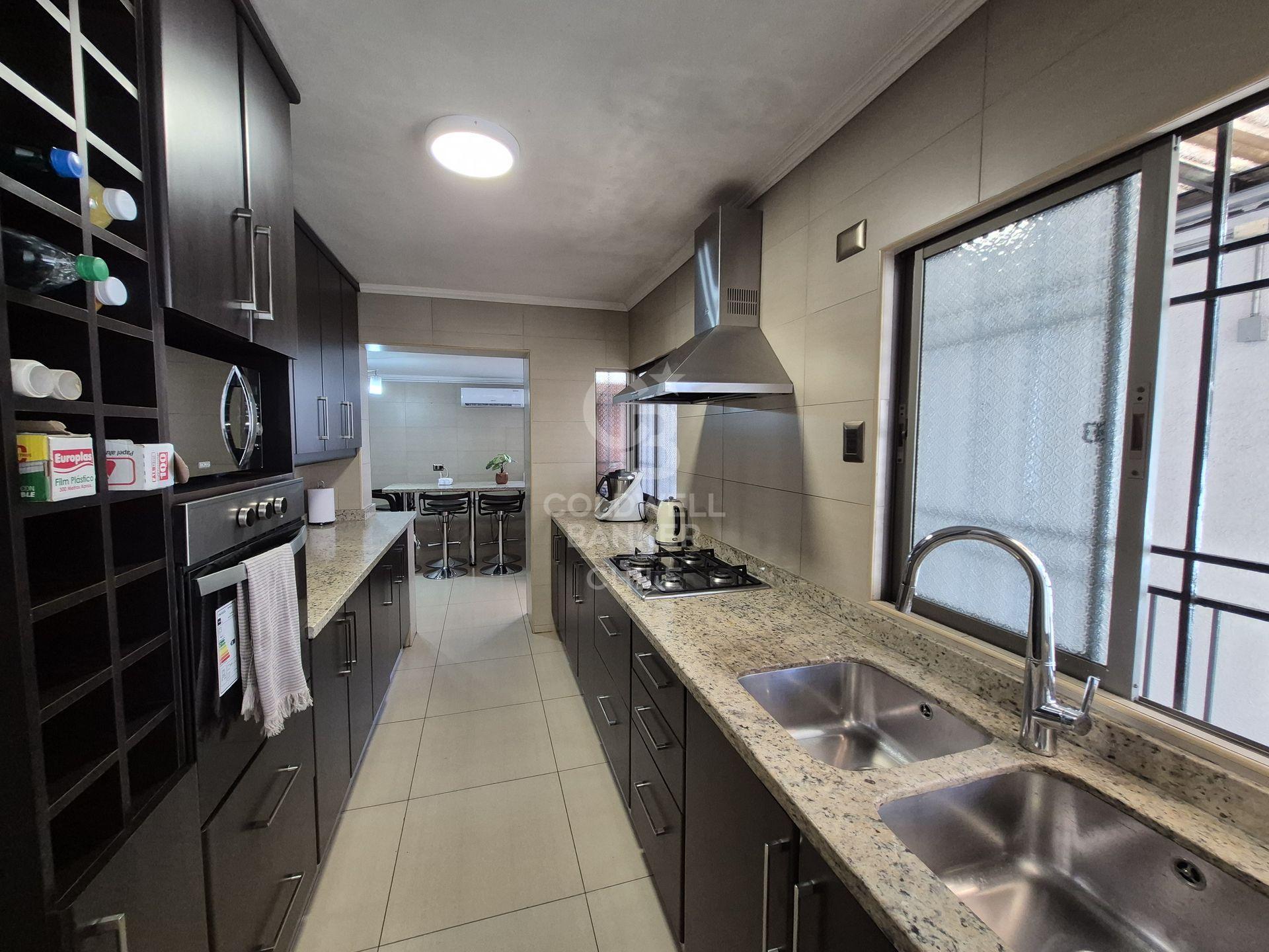 Providencia, Chile, 7 Bedrooms Bedrooms, ,4 BathroomsBathrooms,Residential,For Sale,1743964