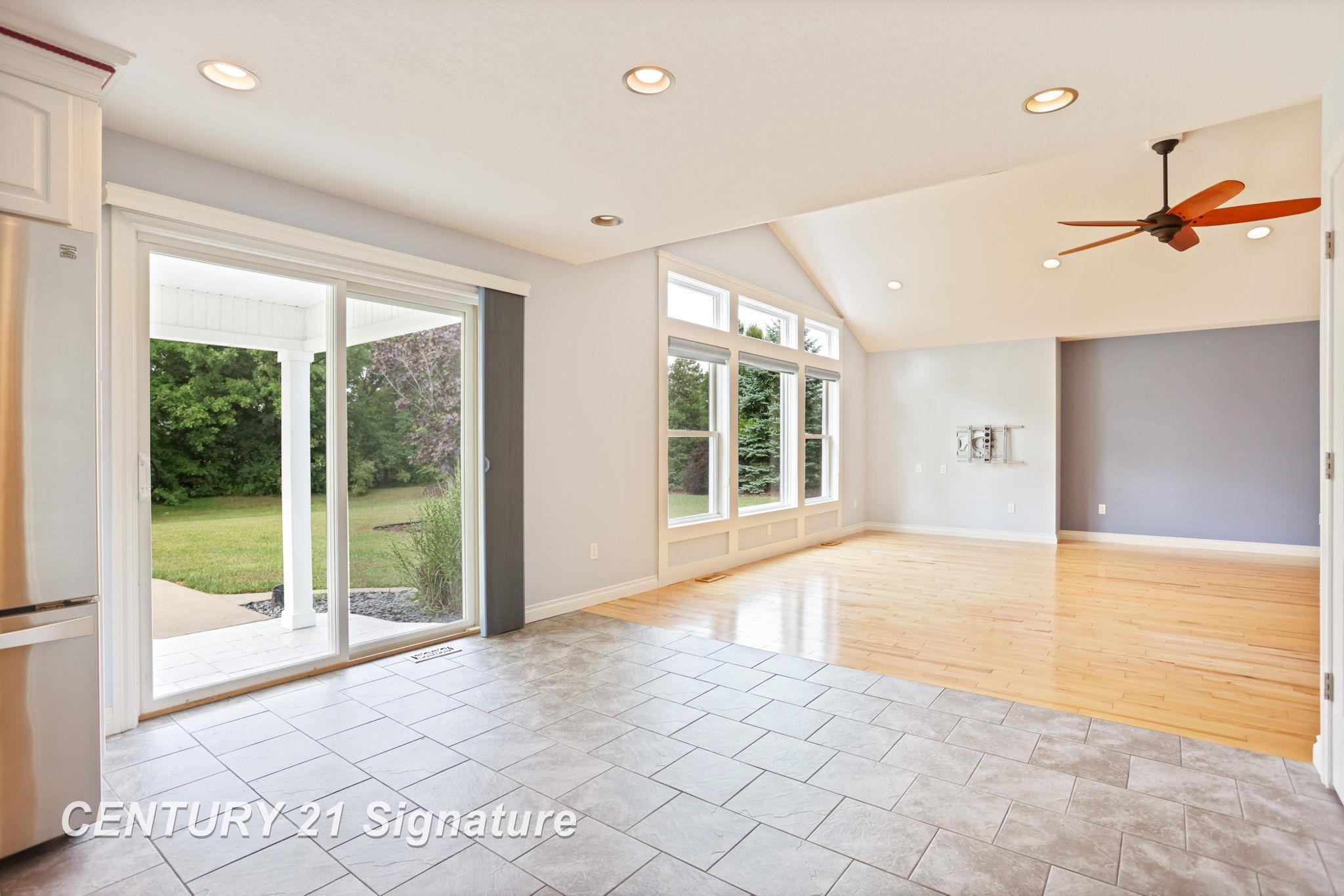 Freeland, Michigan, 48623, United States, 4 Bedrooms Bedrooms, ,3 BathroomsBathrooms,Residential,For Sale,1924442
