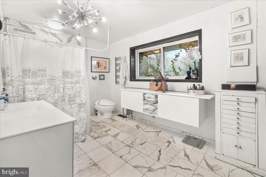 Fayetteville, Pennsylvania, 17222, United States, 3 Bedrooms Bedrooms, ,2 BathroomsBathrooms,Residential,For Sale,1928421