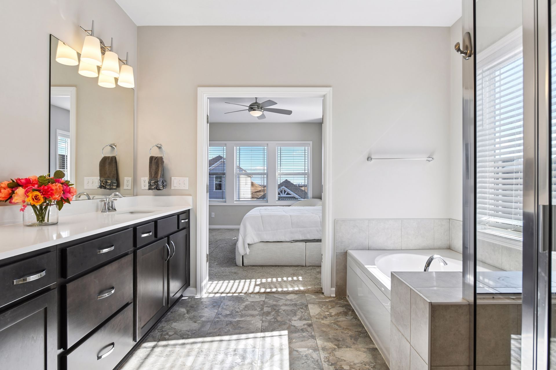  Refined Living in Prime Location - 物件實景