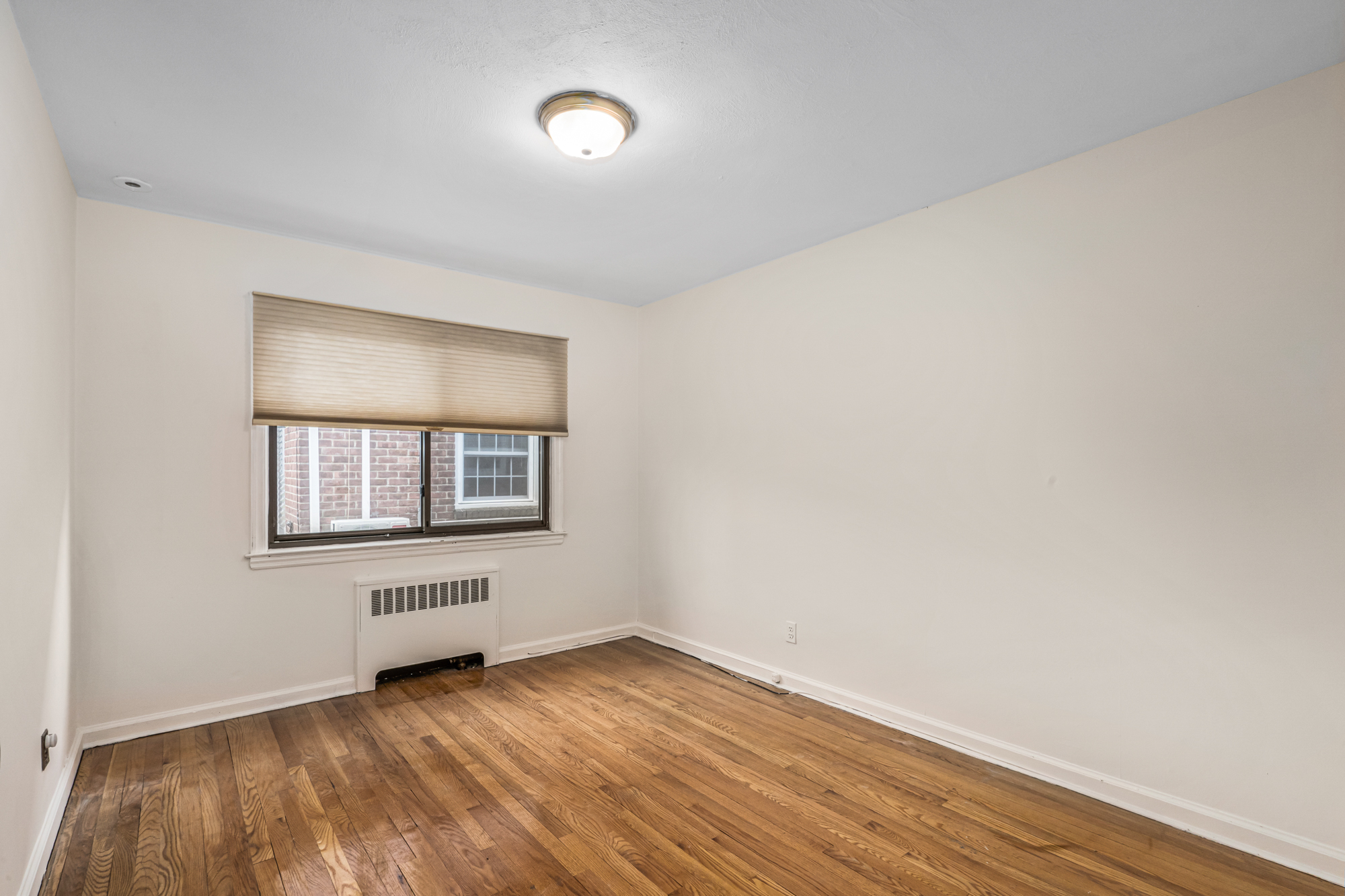  213-06 Richland Avenue, Oakland Gardens, NY, 11364 - 物件實景