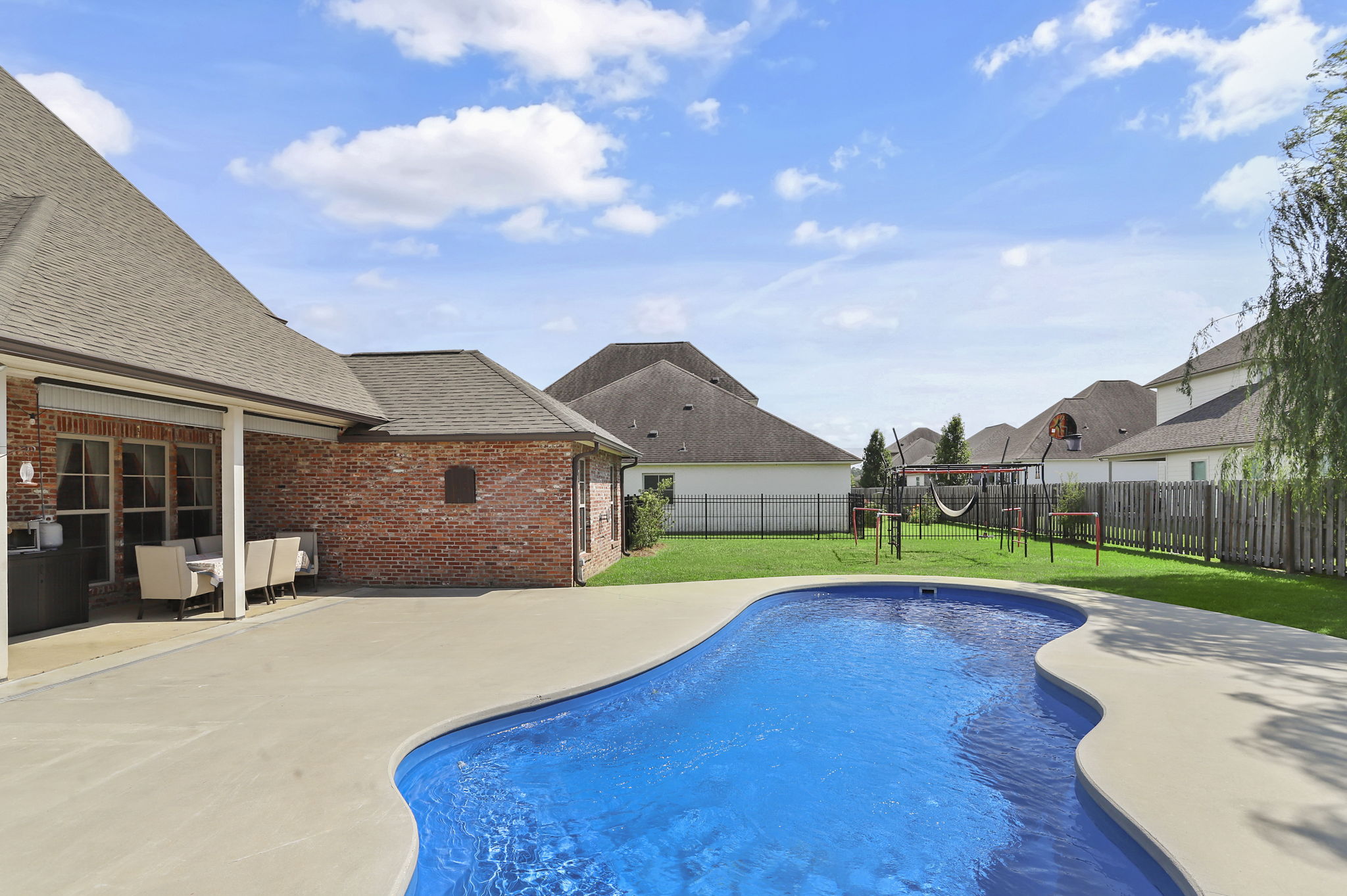 Zachary, Louisiana, 70791, United States, 4 Bedrooms Bedrooms, ,4 BathroomsBathrooms,Residential,For Sale,1868293