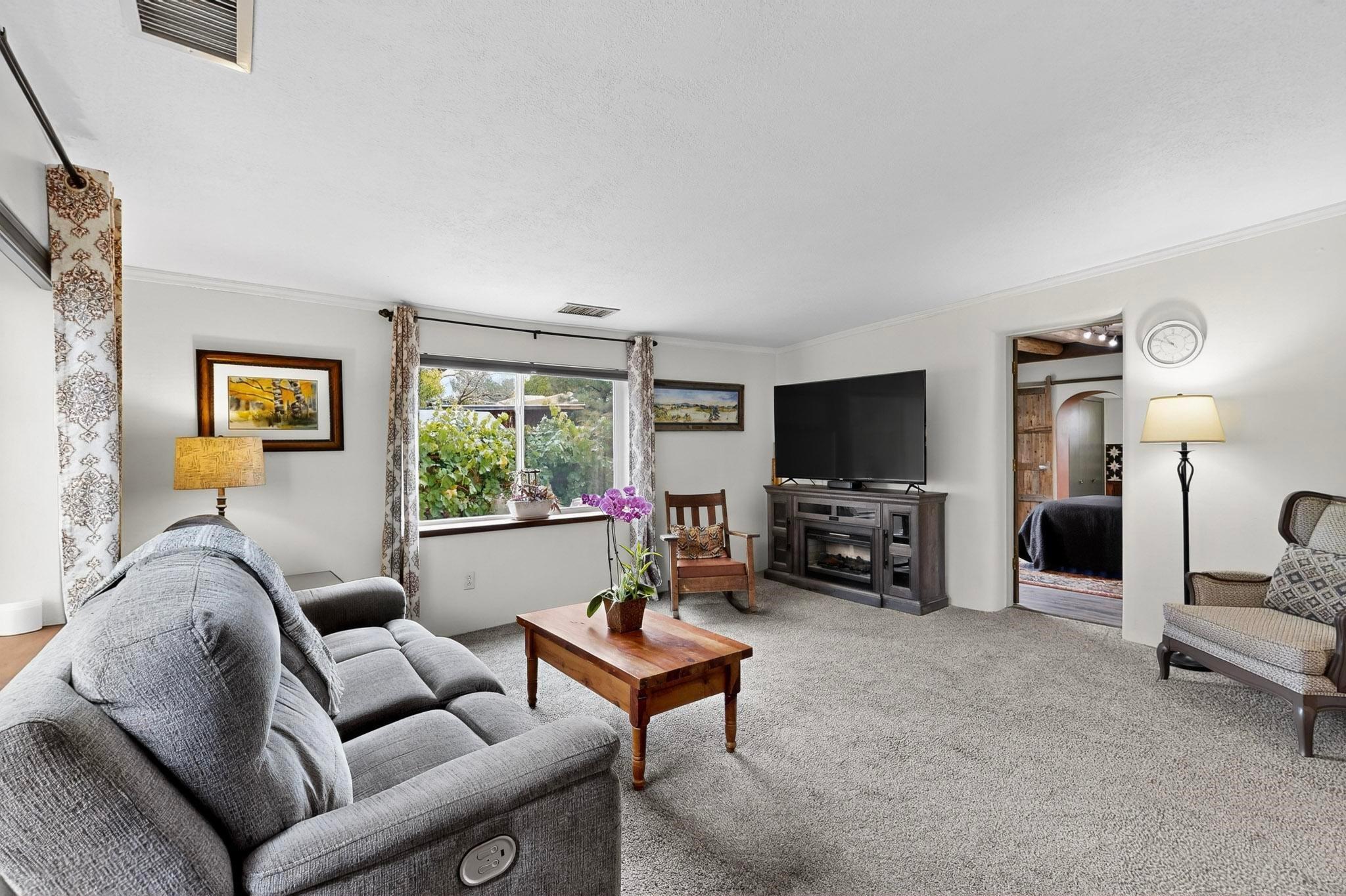 Santa Fe, New Mexico, 87505, United States, 3 Bedrooms Bedrooms, ,2 BathroomsBathrooms,Residential,For Sale,1971309