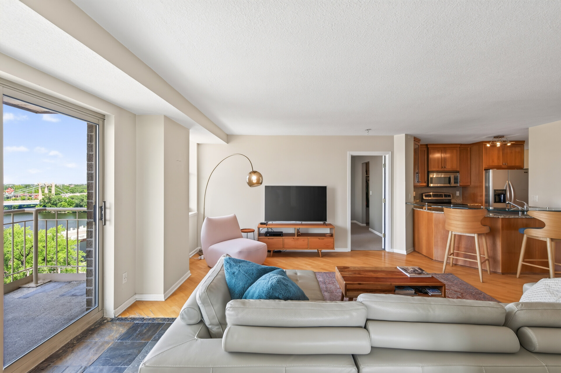  RiverWest Condo with Iconic City Views - 物件實景