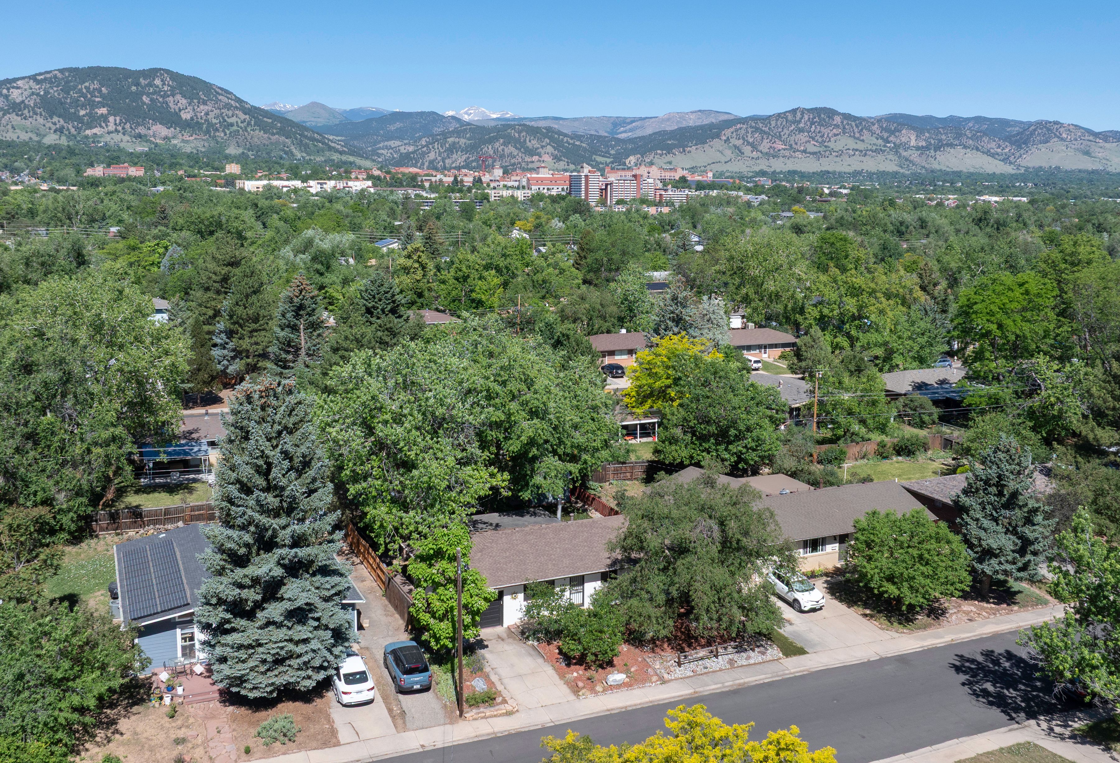  Charming Ranch-Style Home in Boulder
