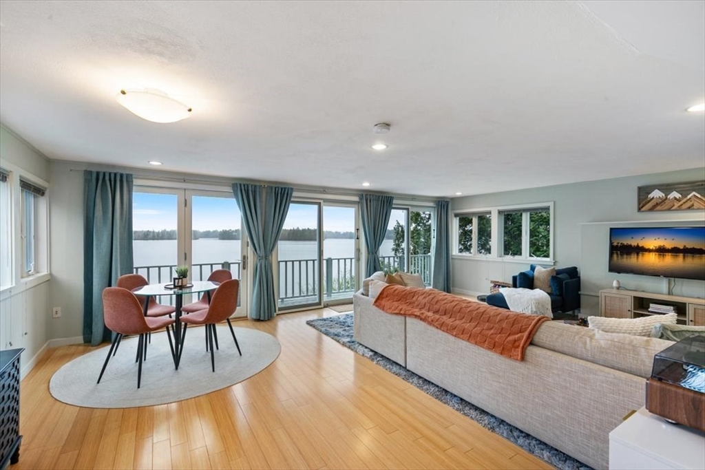 Kingston, New Hampshire, 03848, United States, 2 Bedrooms Bedrooms, ,2 BathroomsBathrooms,Residential,For Sale,1879269