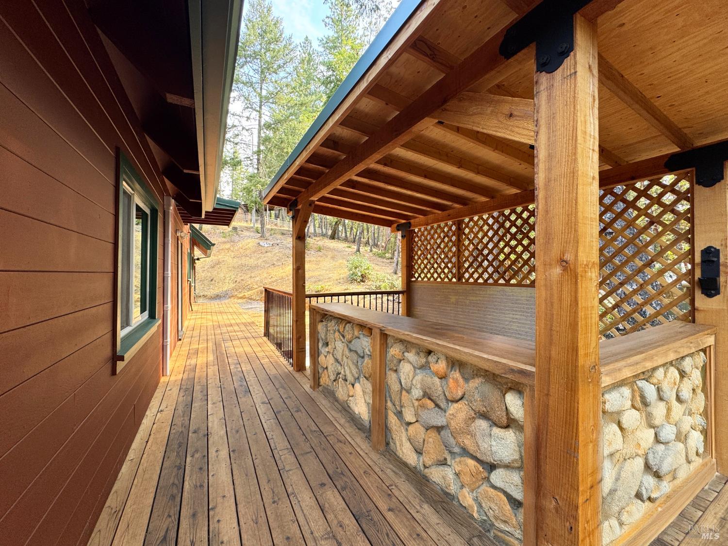 Willits, California, 95490, United States, 2 Bedrooms Bedrooms, ,2 BathroomsBathrooms,Residential,For Sale,1981529