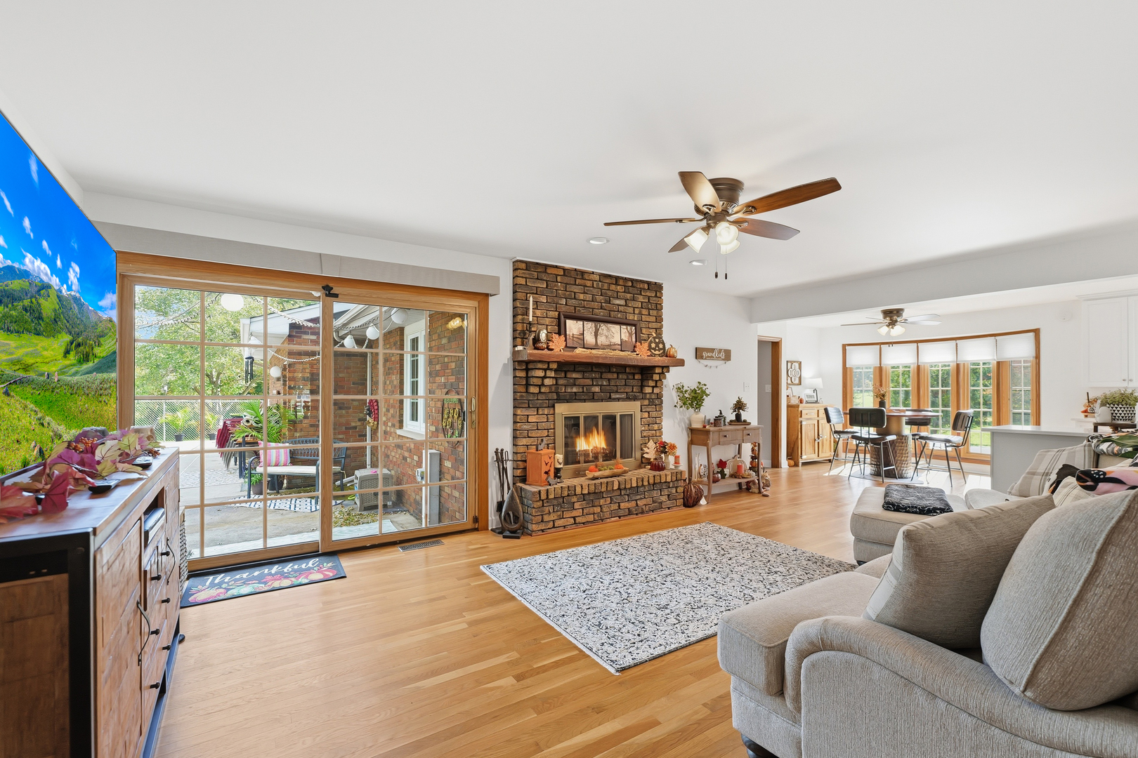 Crete, Illinois, 60417, United States, 4 Bedrooms Bedrooms, ,3 BathroomsBathrooms,Residential,For Sale,1989457