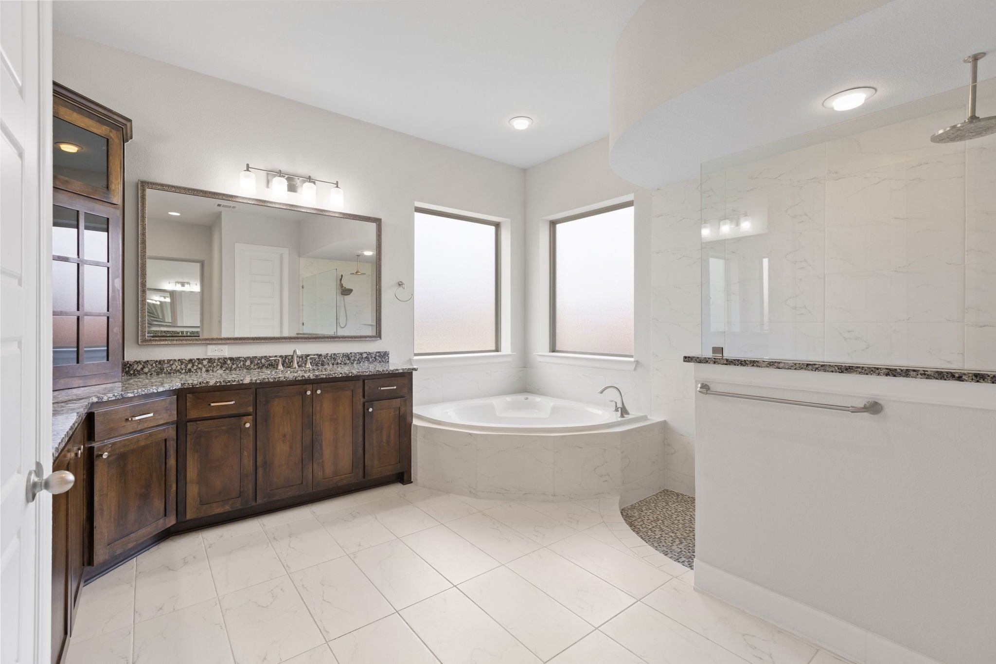 Mansfield, Texas, 76063, United States, 4 Bedrooms Bedrooms, ,4 BathroomsBathrooms,Residential,For Sale,1979956