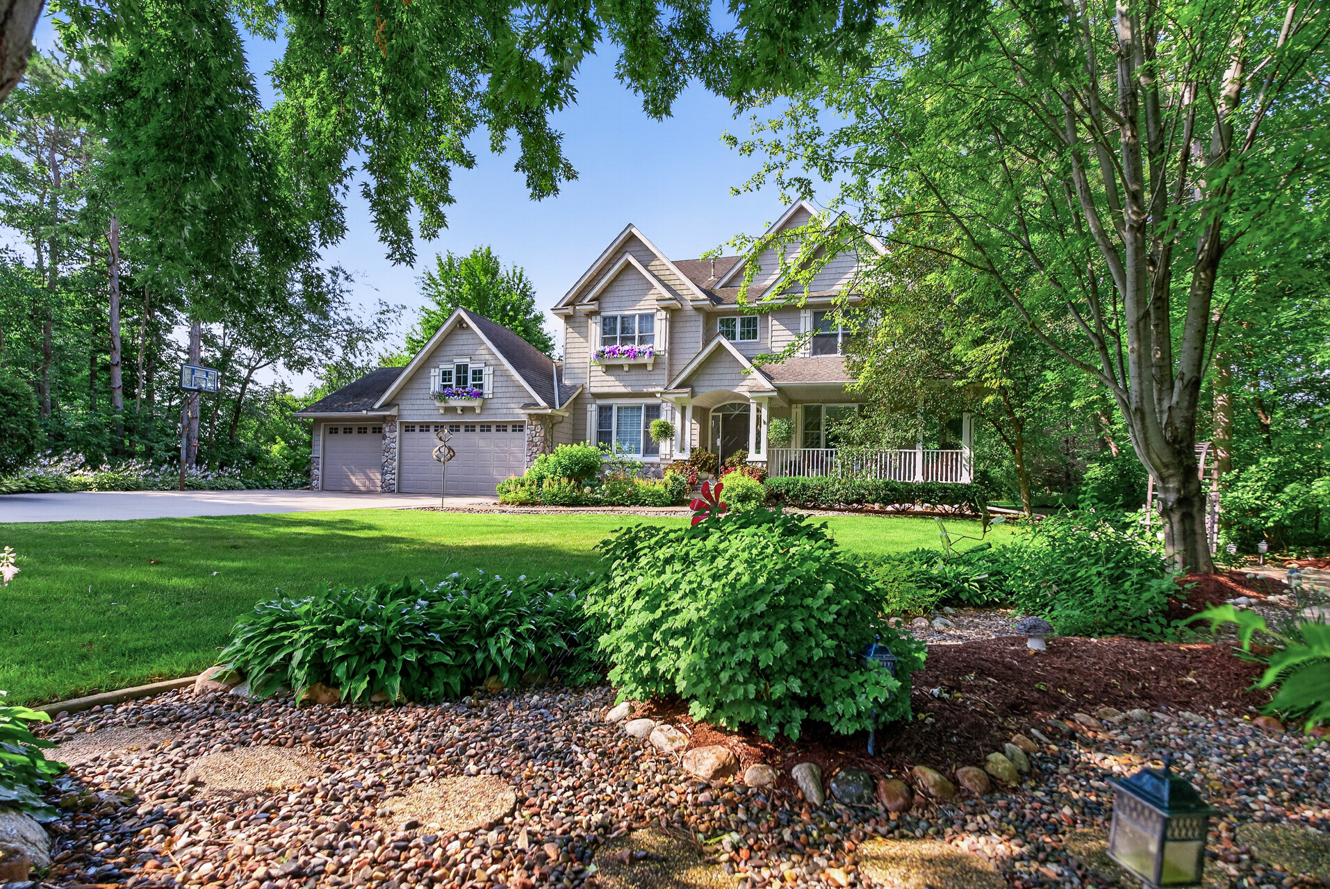  Elegant Fox Ridge Retreat with Exceptional Entertaining Spaces - 物件實景