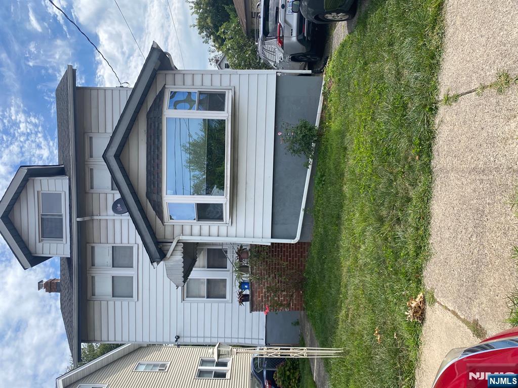 Teaneck, New Jersey, 07666, United States, 3 Bedrooms Bedrooms, ,2 BathroomsBathrooms,Residential,For Sale,1939730