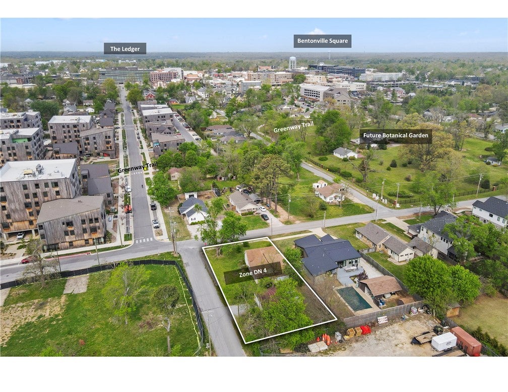 F St, Bentonville, AR 72712