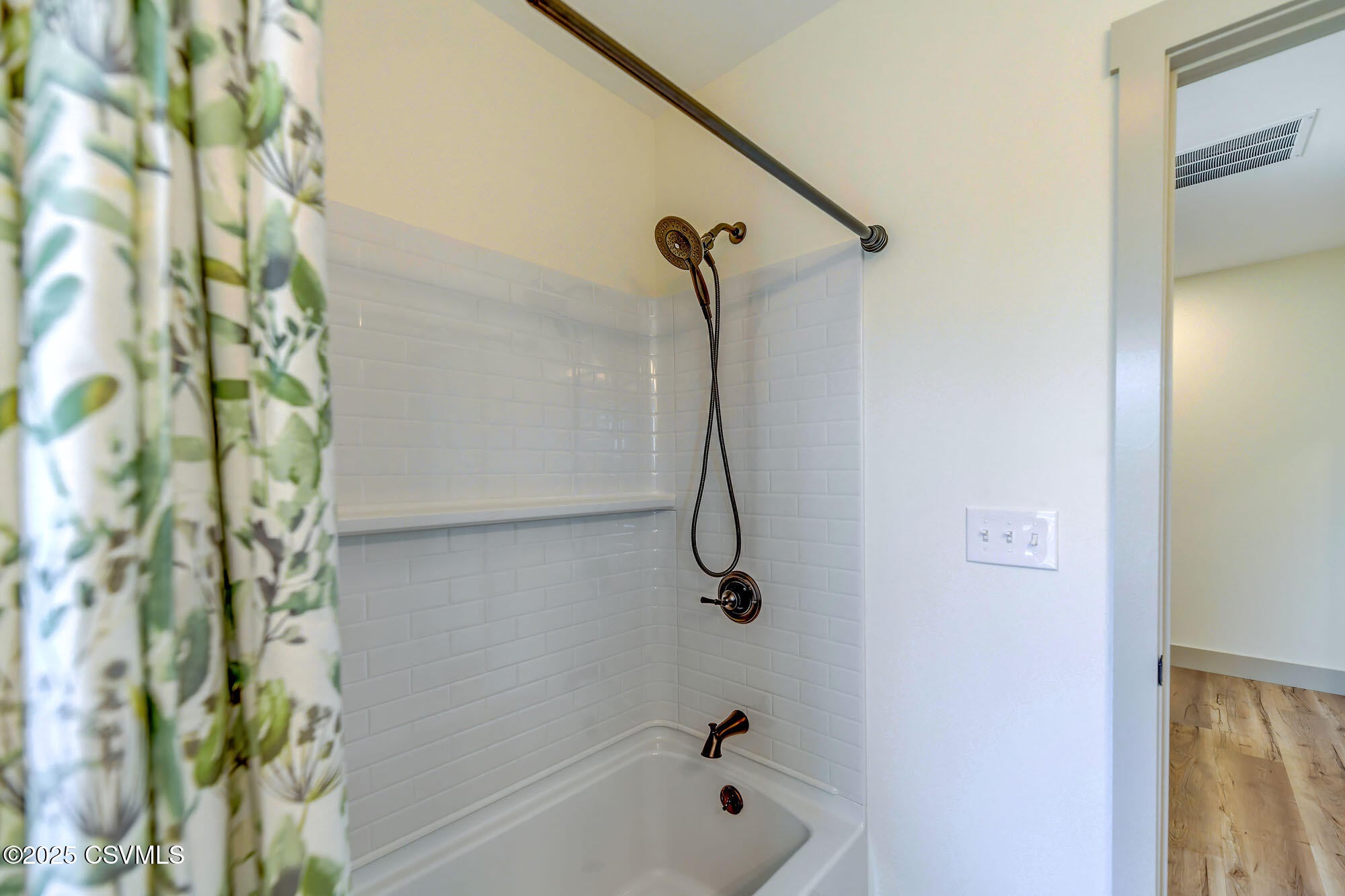 Berwick, Pennsylvania, 18603, United States, 4 Bedrooms Bedrooms, ,2 BathroomsBathrooms,Residential,For Sale,1993834